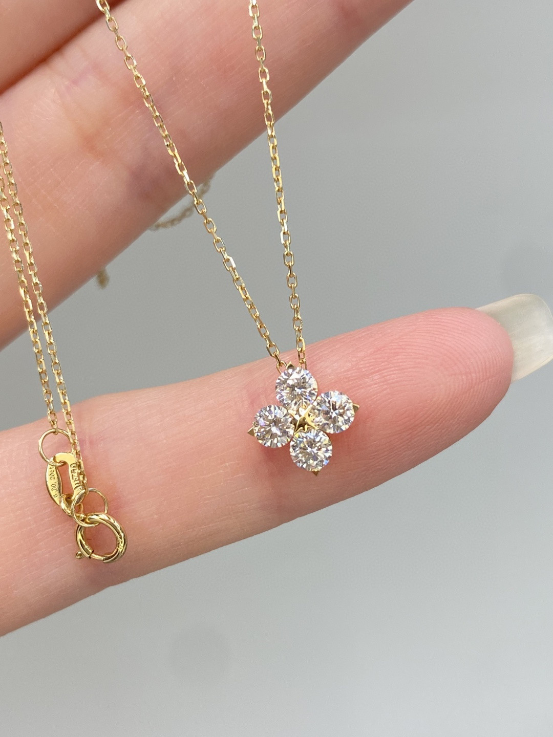 18K Diamond Necklace 