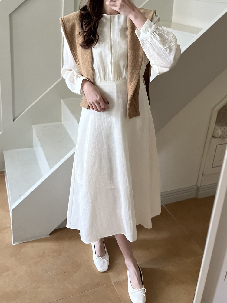 Pleated Yoke Detail Dress (Ivory)