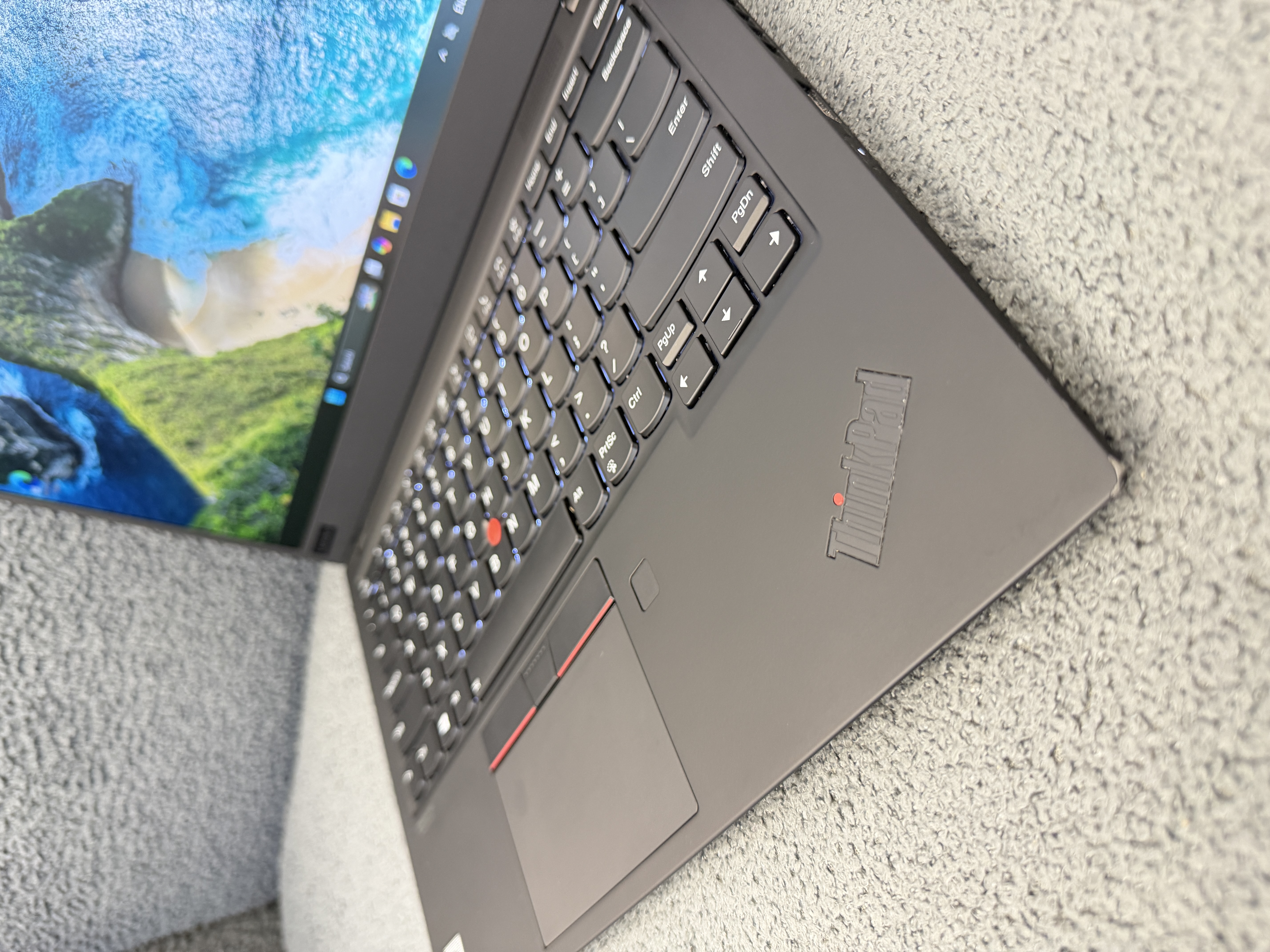 #4754 Lenovo X1 Carbon 10代 cpu i7 10610u/16 gb ram 512gb ram/ X1c x1 gen8 