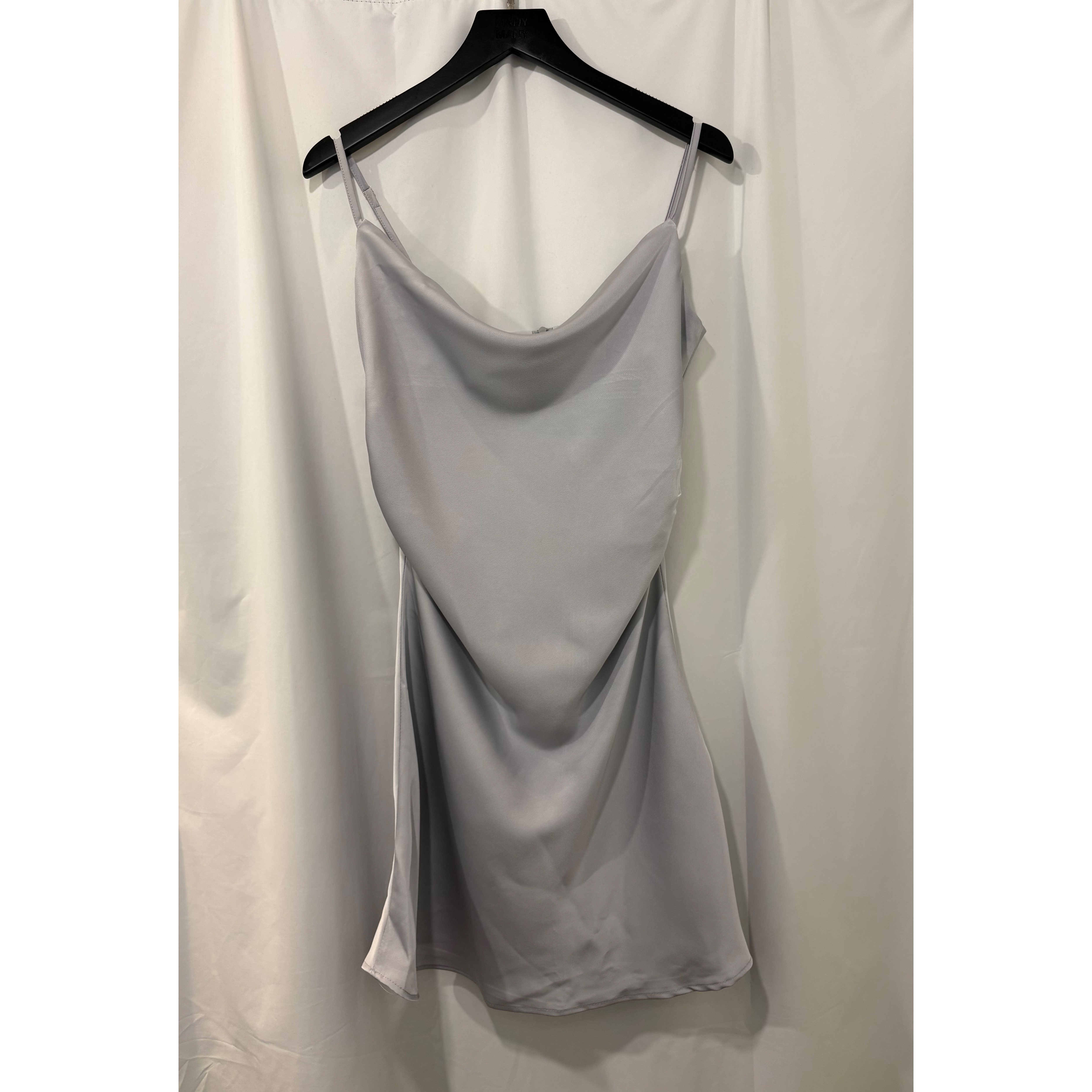 新品價6月23截🤍2606K《SATIN COWL NECK OPS》