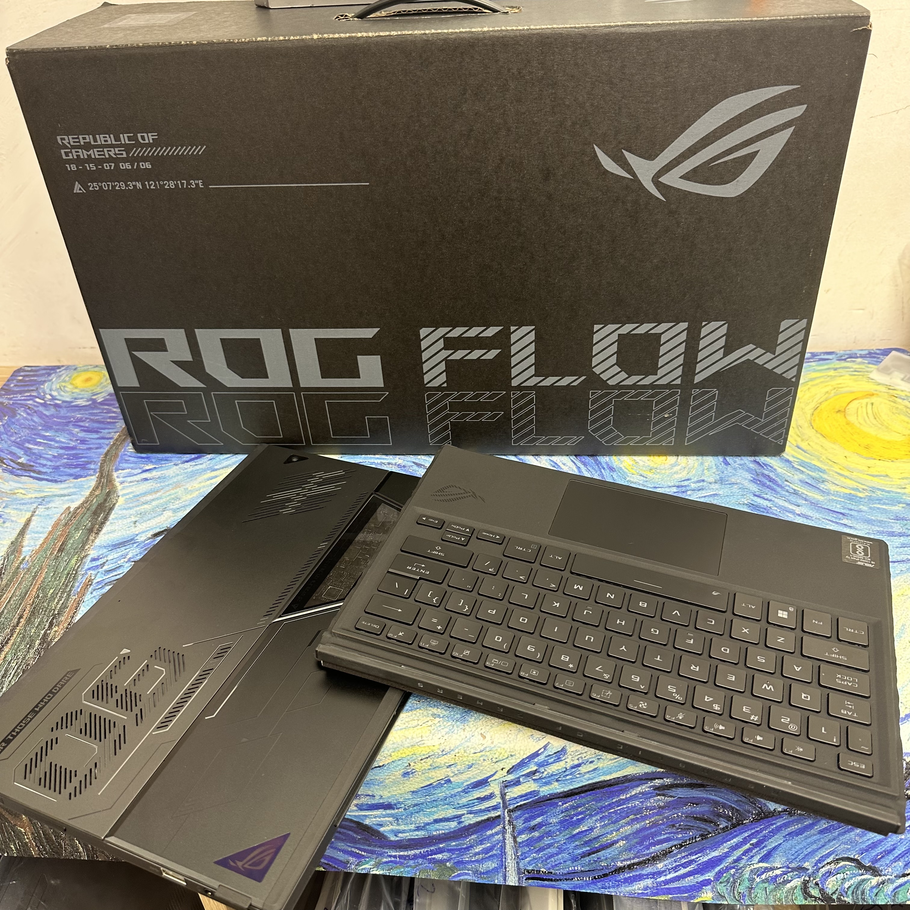 (華碩RTX4060 獨立顯示卡電競平板電腦✨)ASUS ROG Flow 13 GZ301VV /i9-13900H/16GB Ram/1TB SSD/ RTX 4060 獨立顯示卡/方便攜帶外出/Type C充電/ Notebook / Gaming Laptop / Gaming Tablet / 電競平板電腦 / Netflix / Movie /13.4 inches  2.5K Mon / 165Hz / 原廠保養 / 豐澤收據