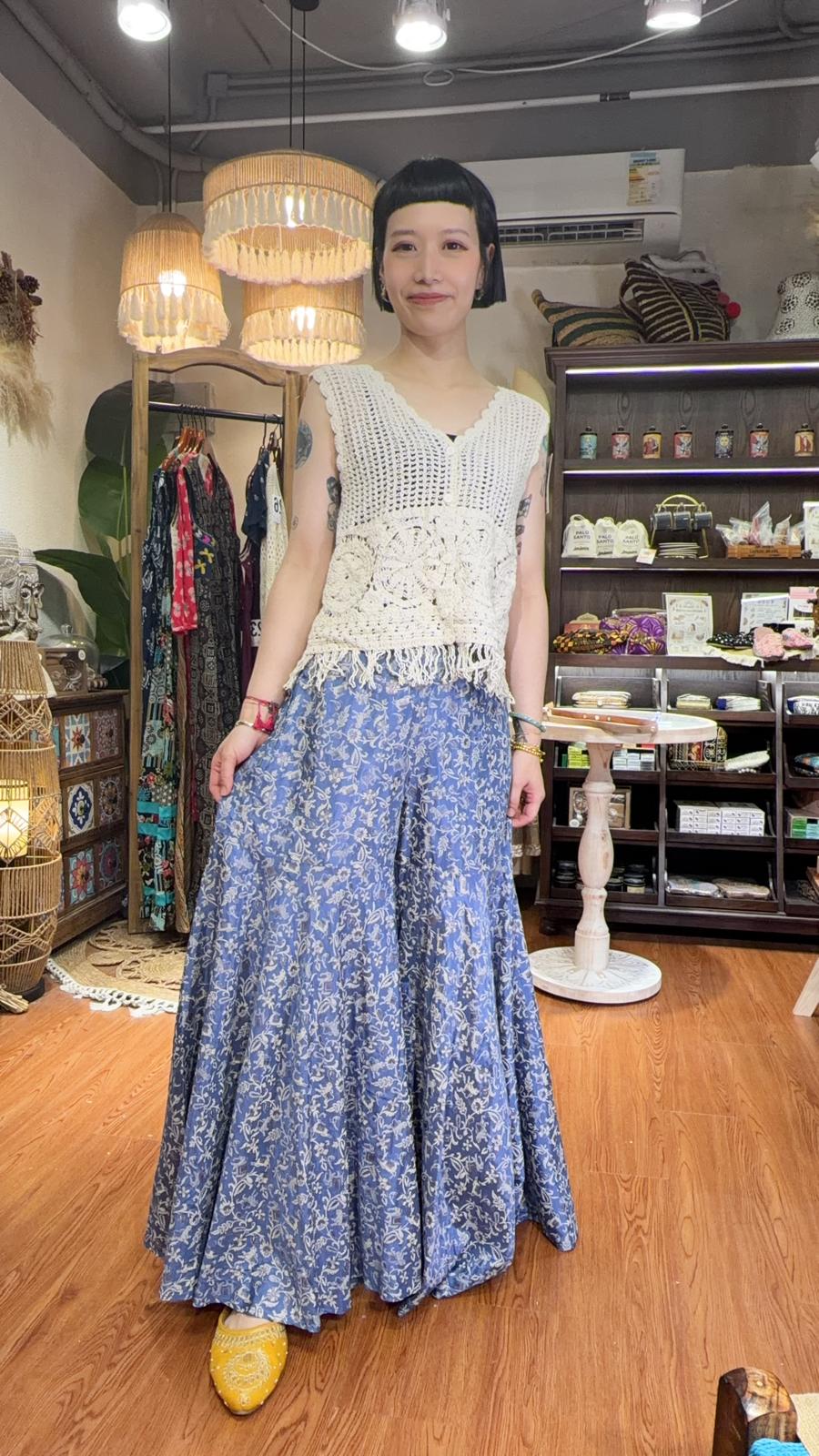 2968 Fog Blue Zoo WIth Flower Golden Palazzos