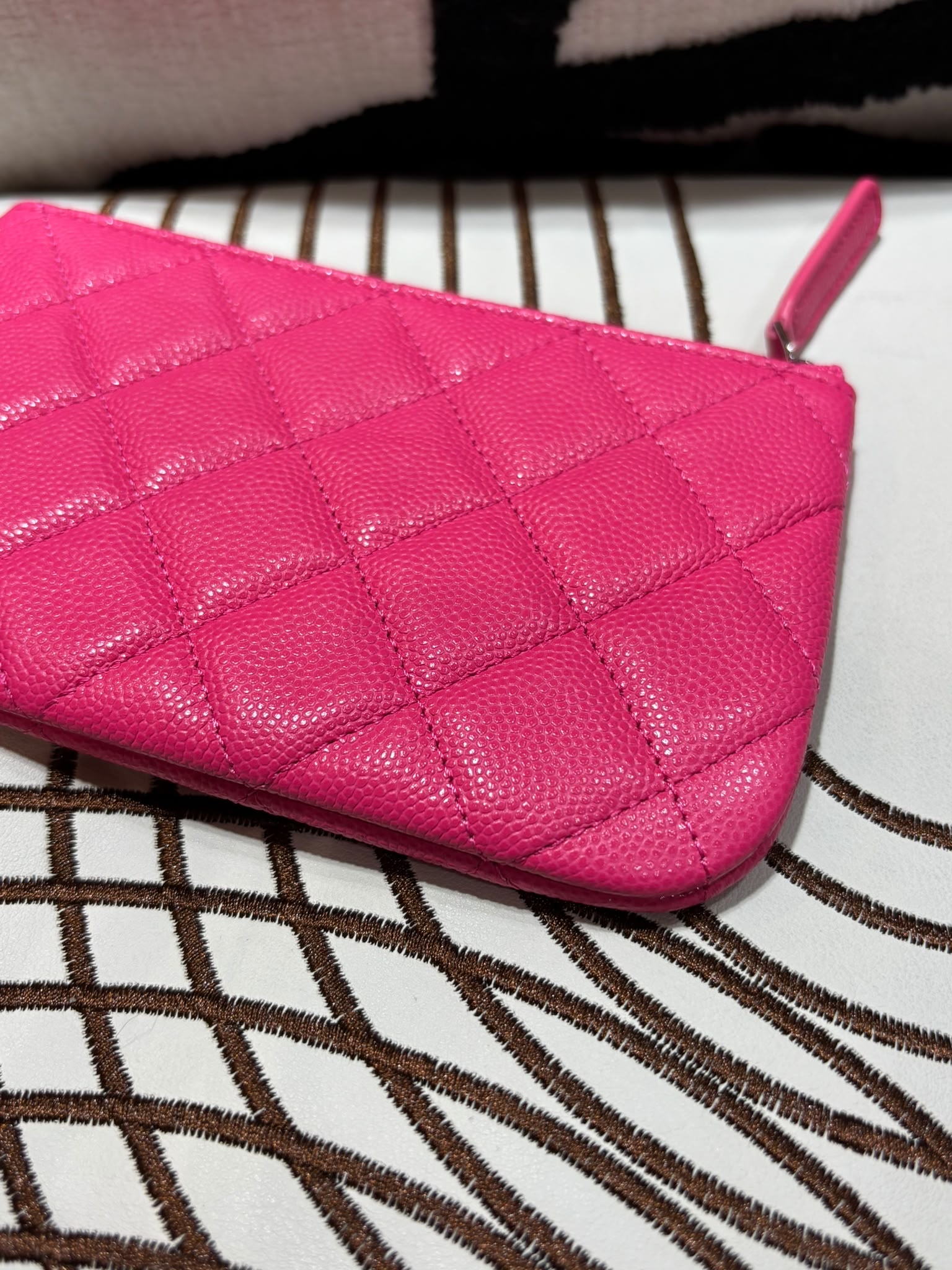未使用品 Chanel 19 Mini Zip pouch 荔枝牛皮 100%Authentic,未使用unused ✅晶片貼✅塵袋