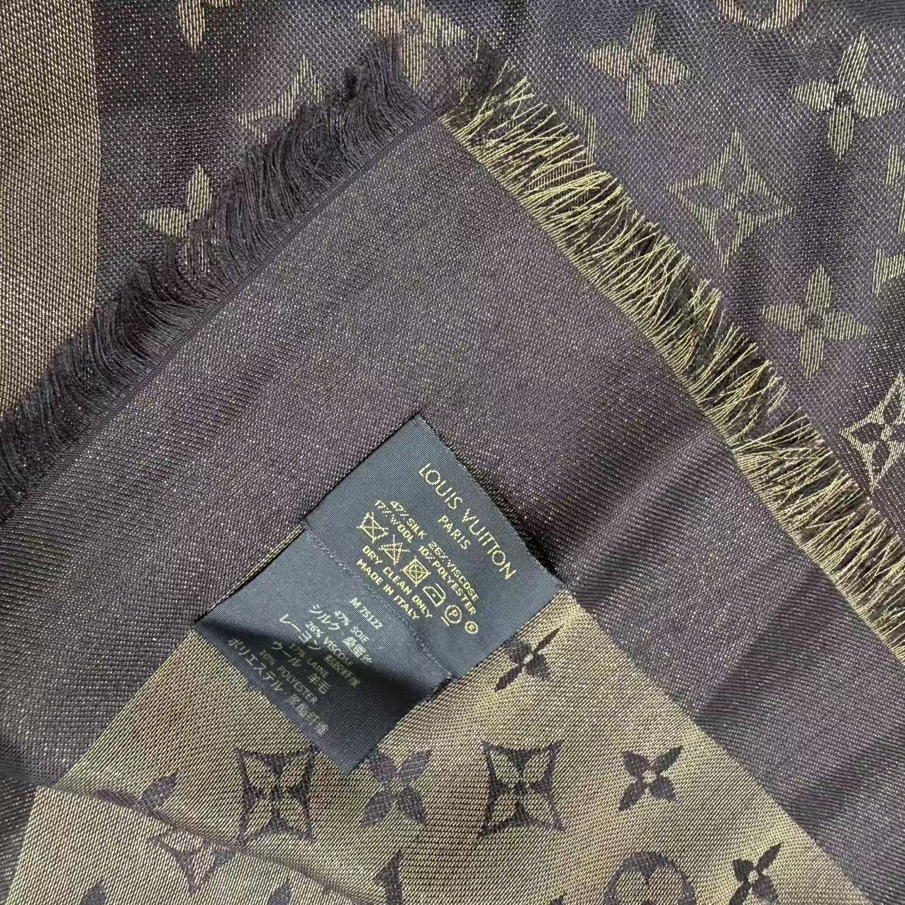 LV 老花頸巾 方巾