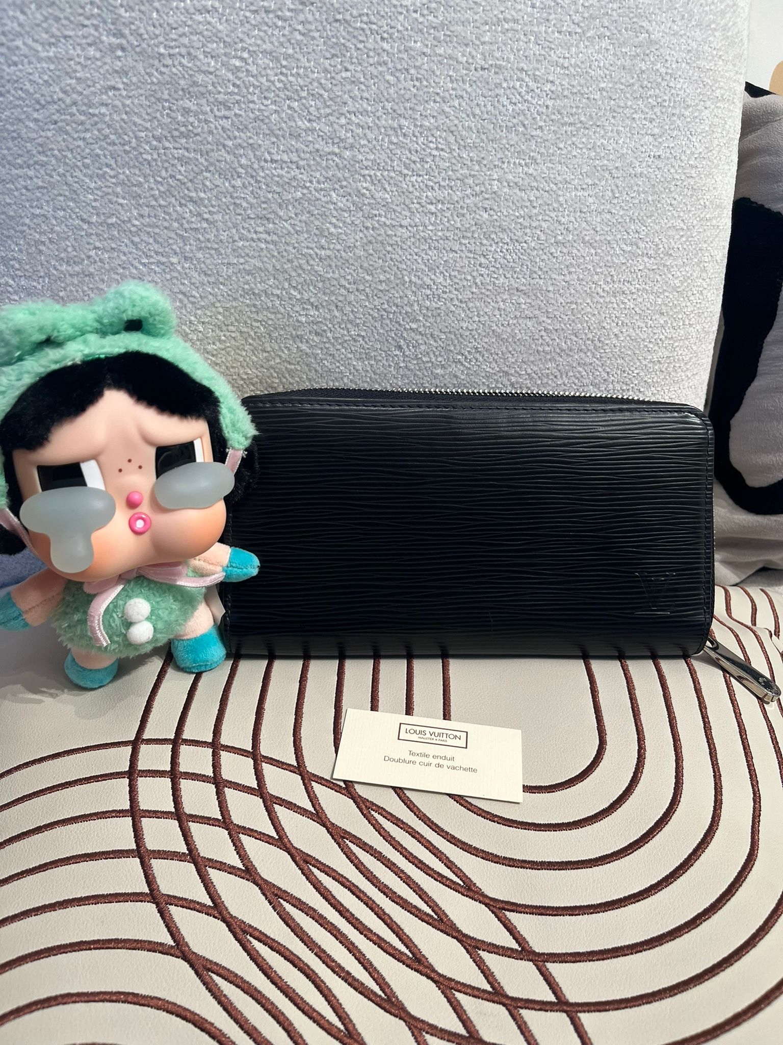 Lv epi leather long wallet  100%Authentic ,95%new✅box 