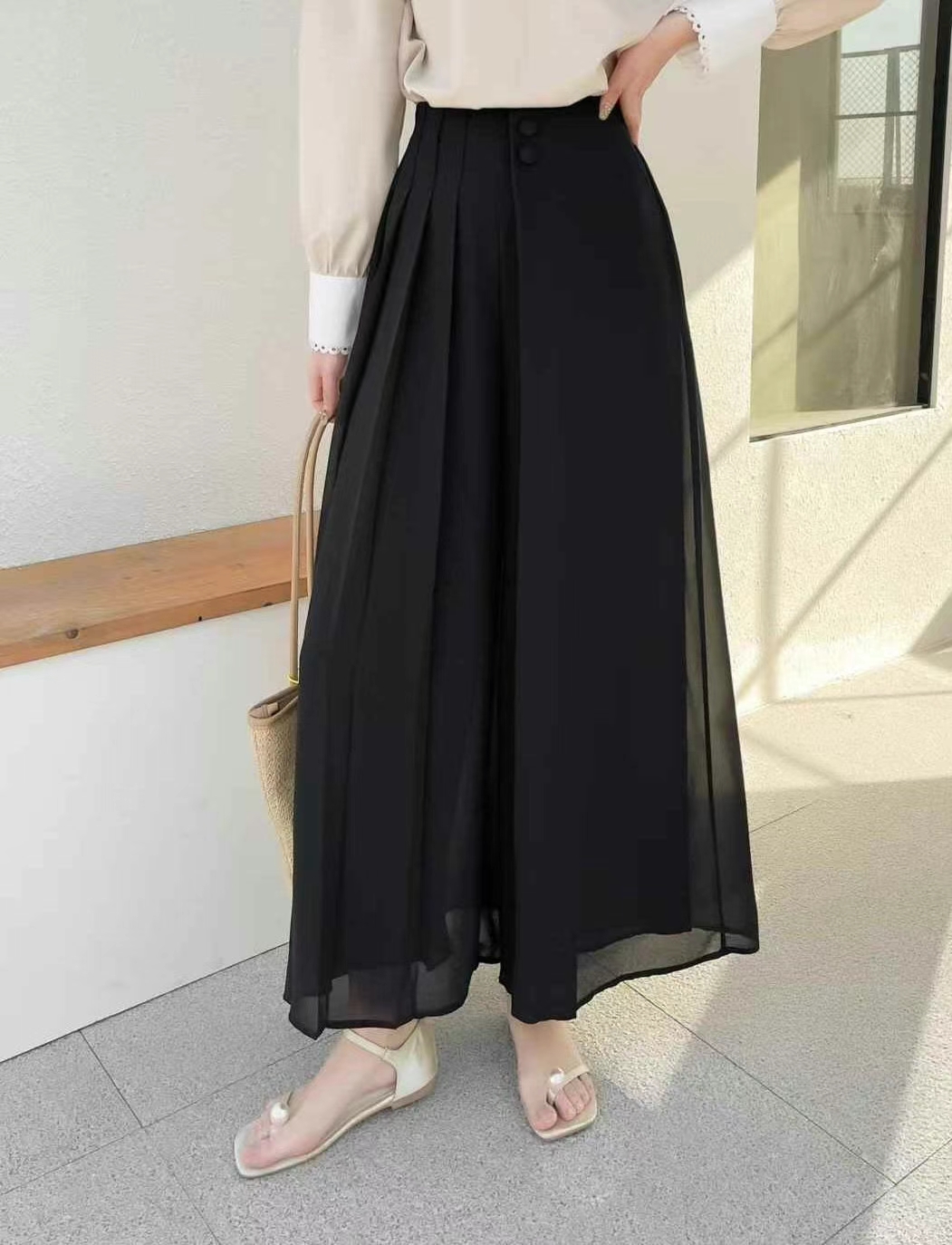 High-Waisted Pleated Skirt-Like Wide-Leg Pants ‖ 高腰百褶裙裤式阔腿长裤 KR0452171