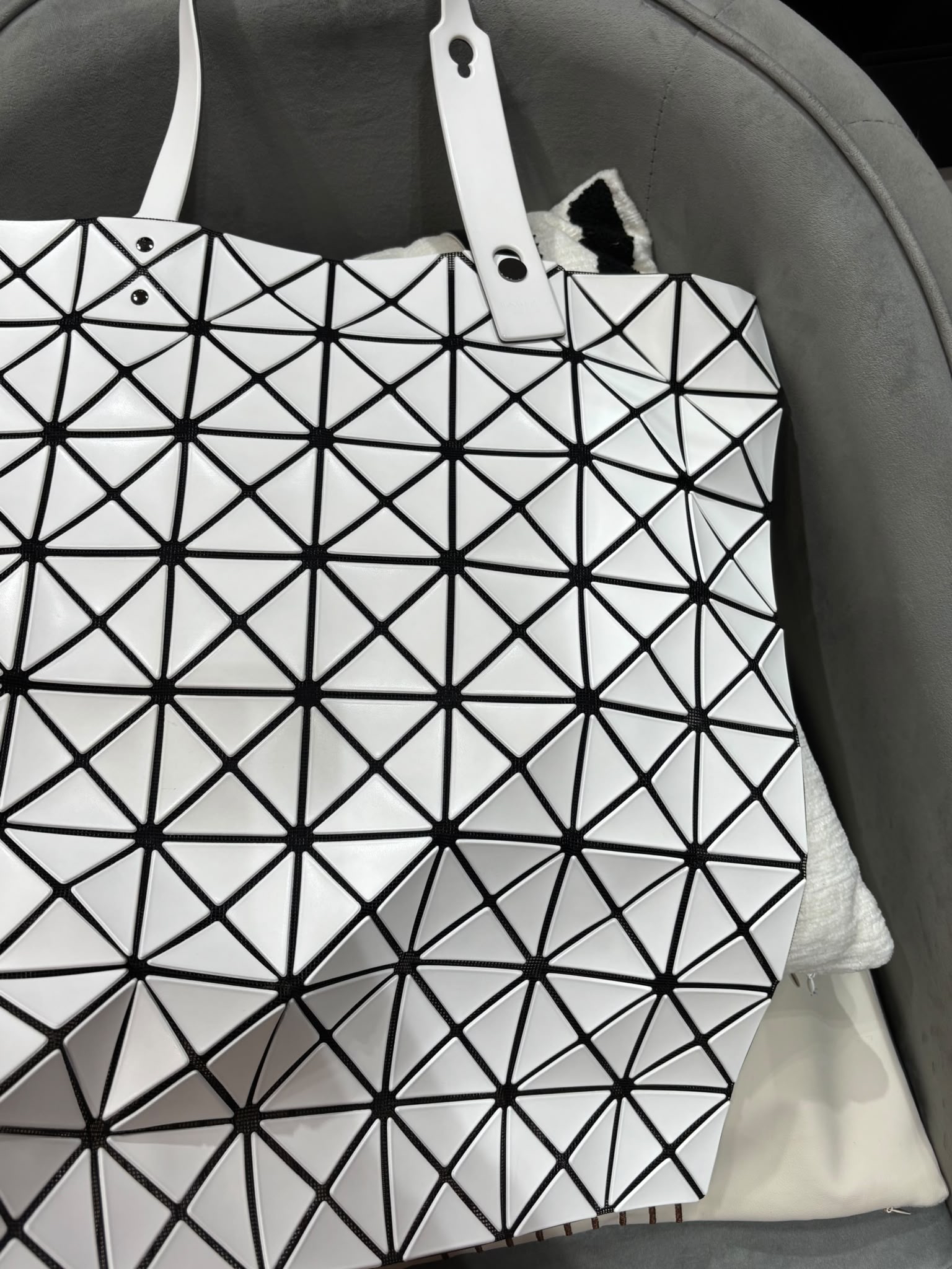 Issey Miyake Bao Bao Tote Bag 啞白 100%Authentic, 98%New ✅Dust bag