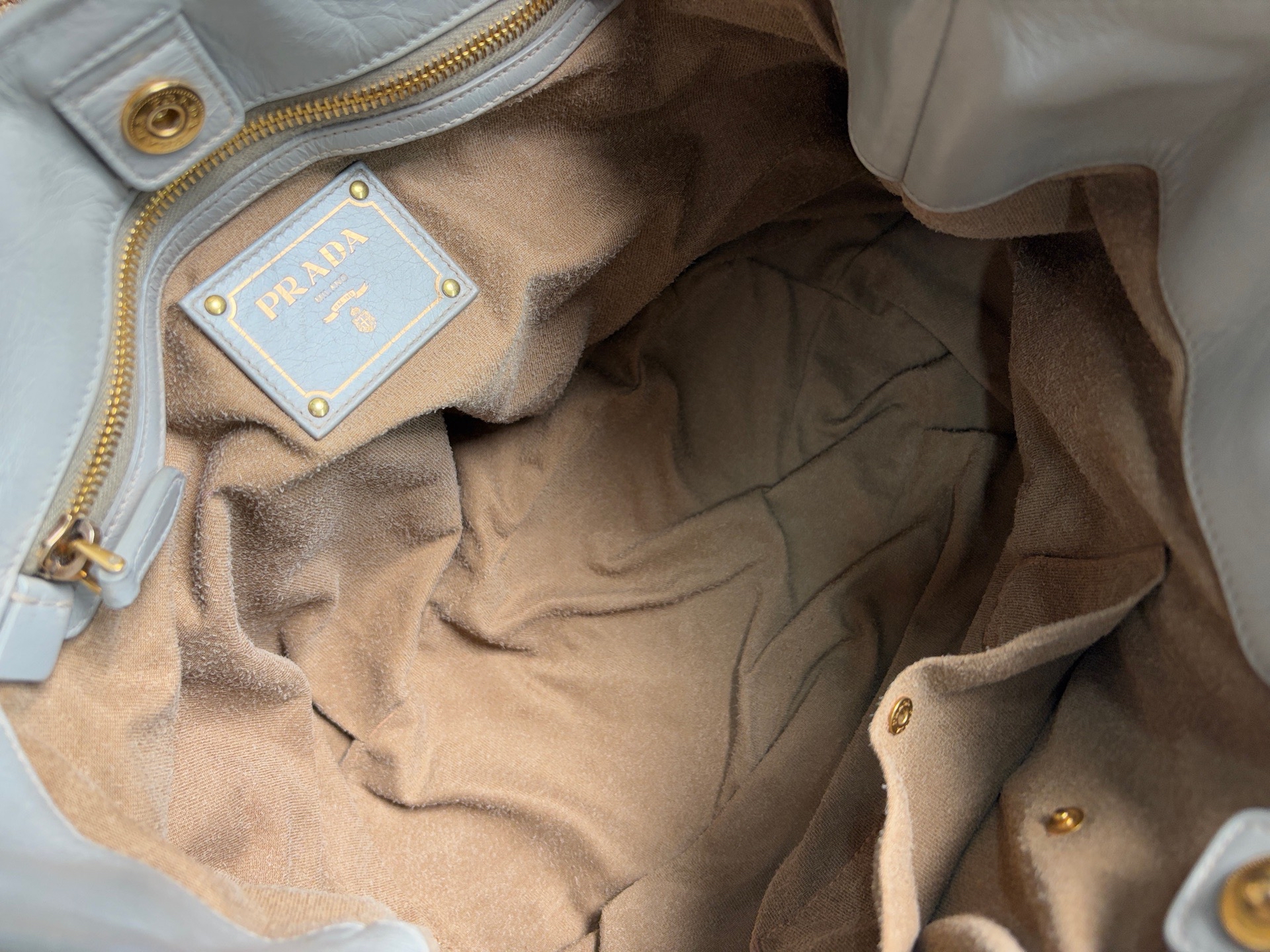 【預訂貨品】Prada霧霾灰油蠟皮機車腋下包