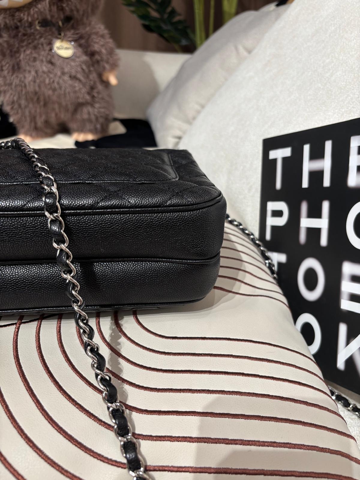 Chanel Classic Flap shoulder bag 100%Authentic, 98%New ✅25Card ✅Dust bag ✅Box