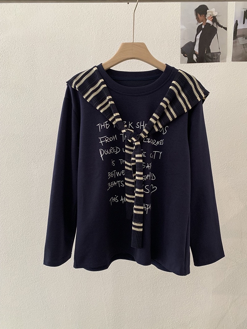 字母印花圆领卫衣搭条纹针织披肩两件套