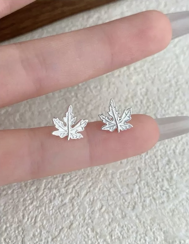枫叶耳钉