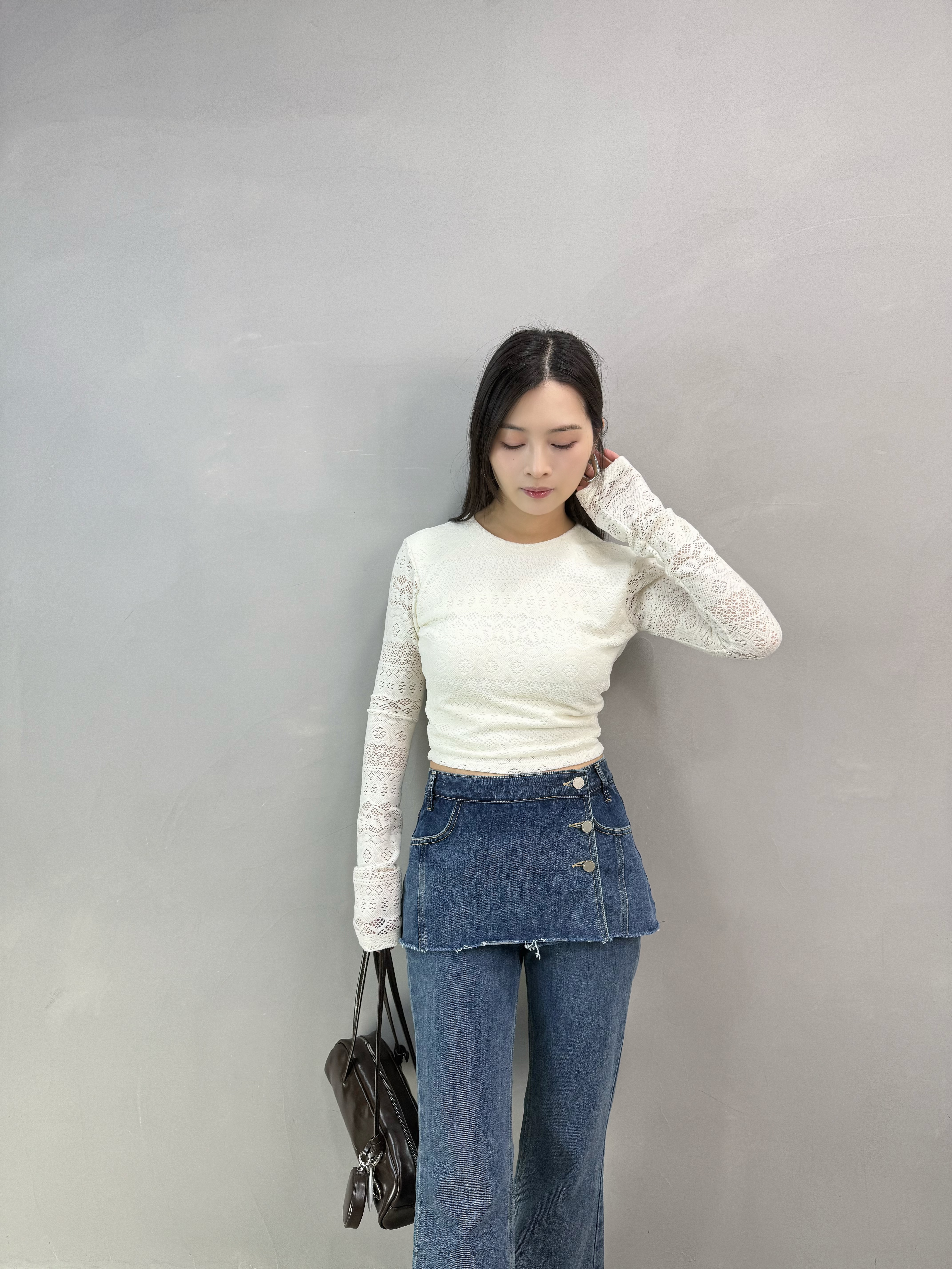 B06 通花露背Bra Top Tee 