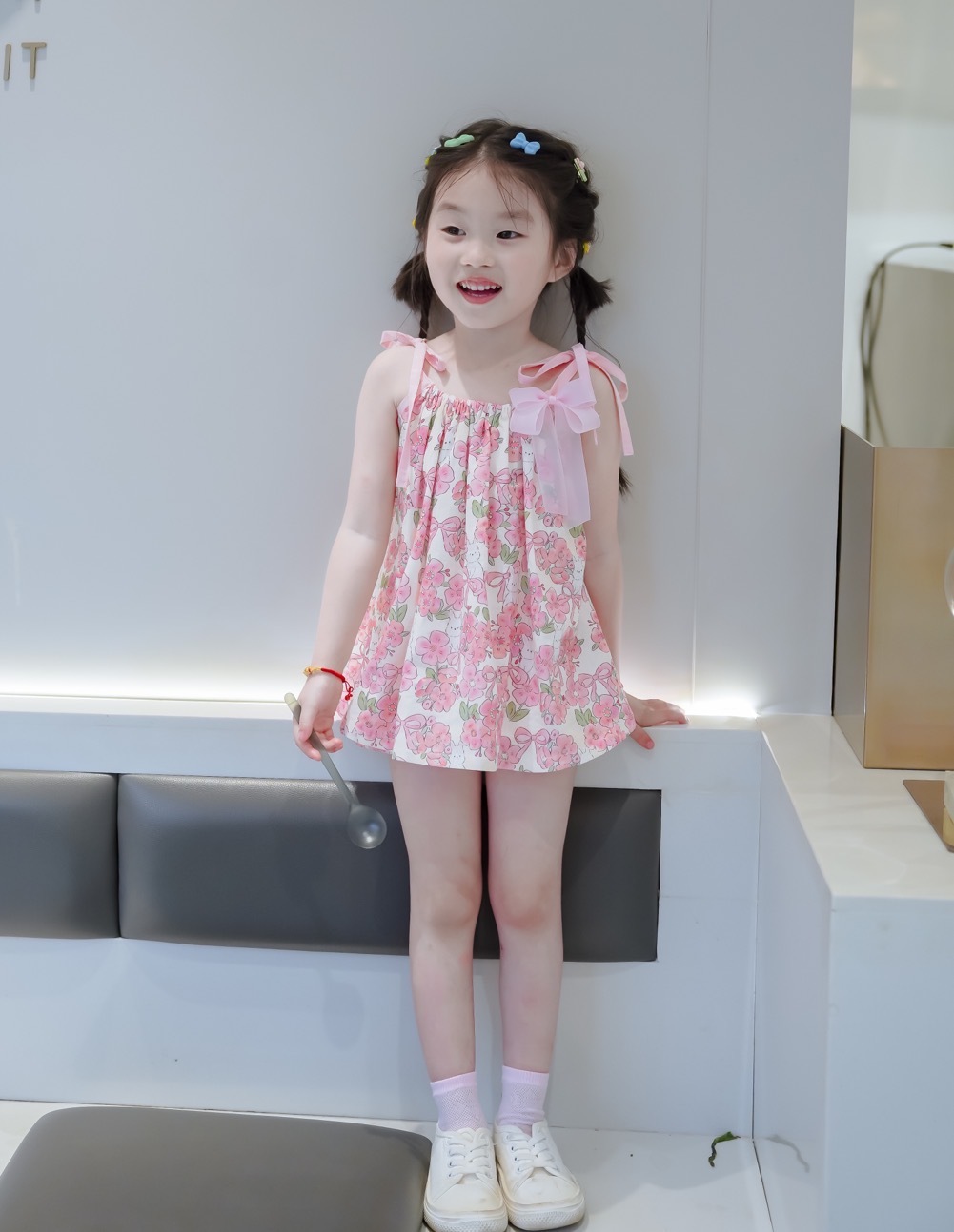 T10 花间小兔