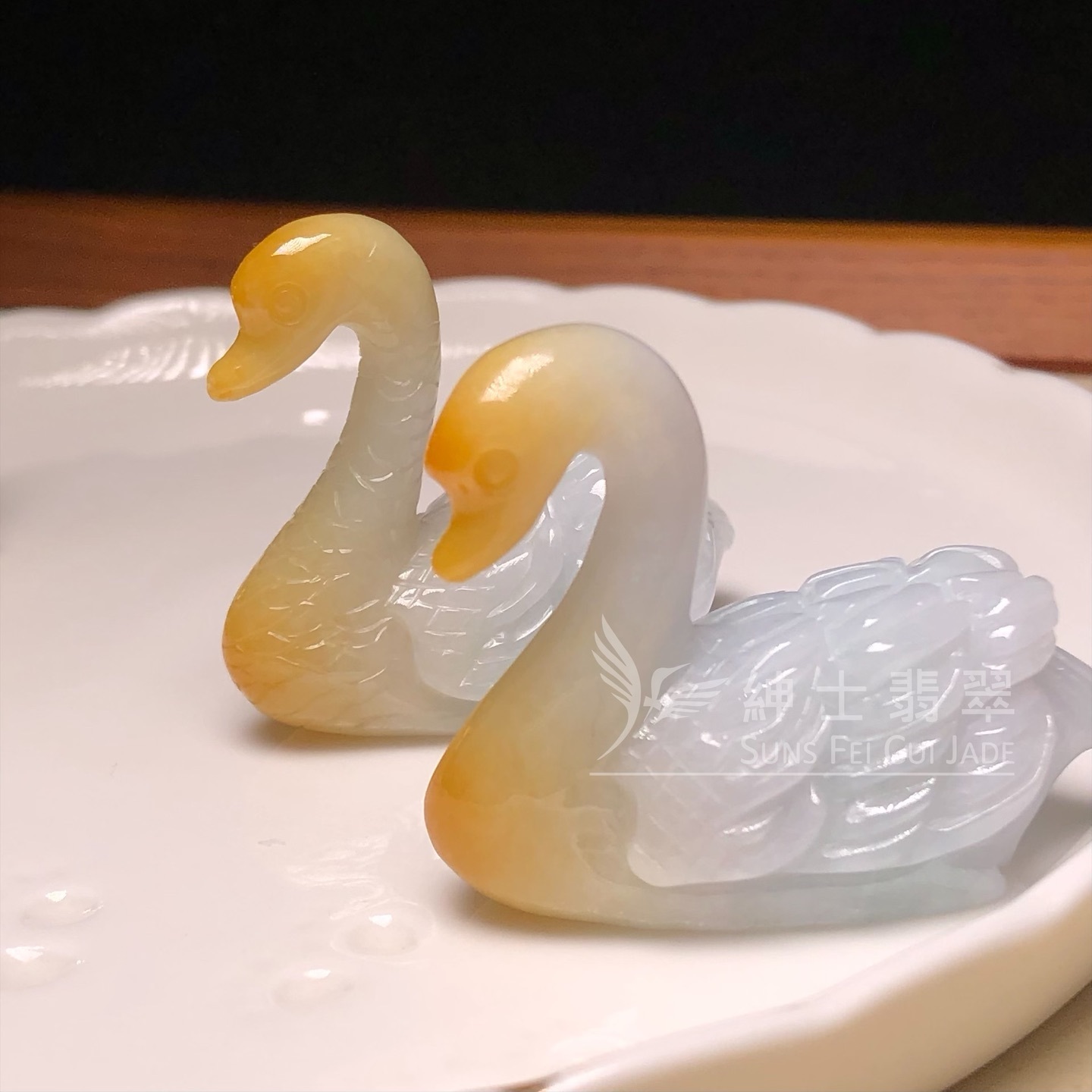 糯種帶翡色天鵝一對