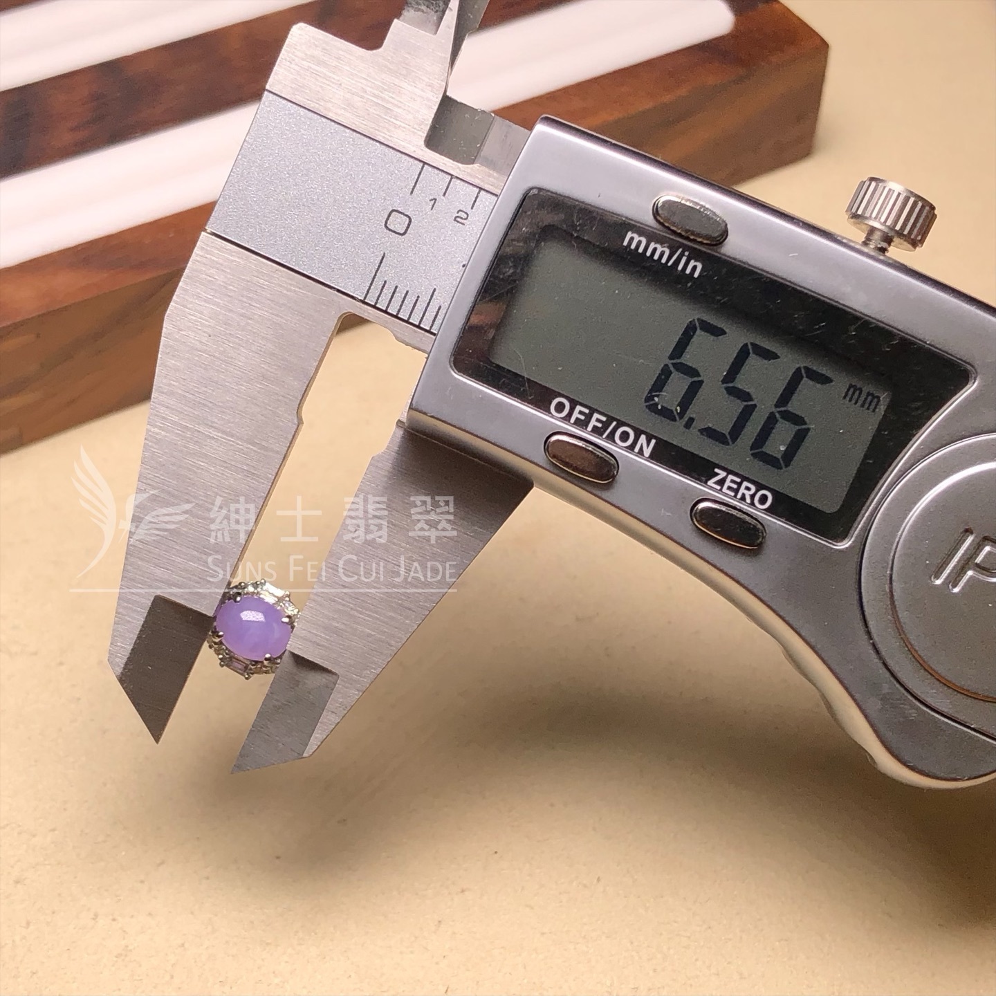 紫羅蘭蛋面鑲鑽耳環