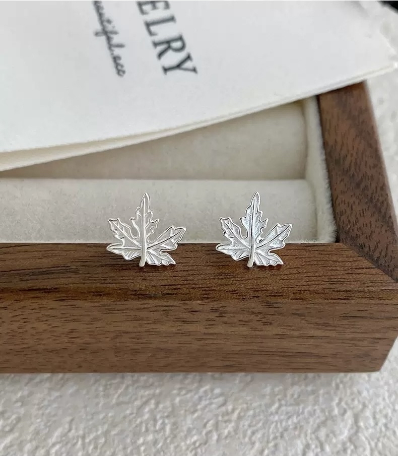 枫叶耳钉