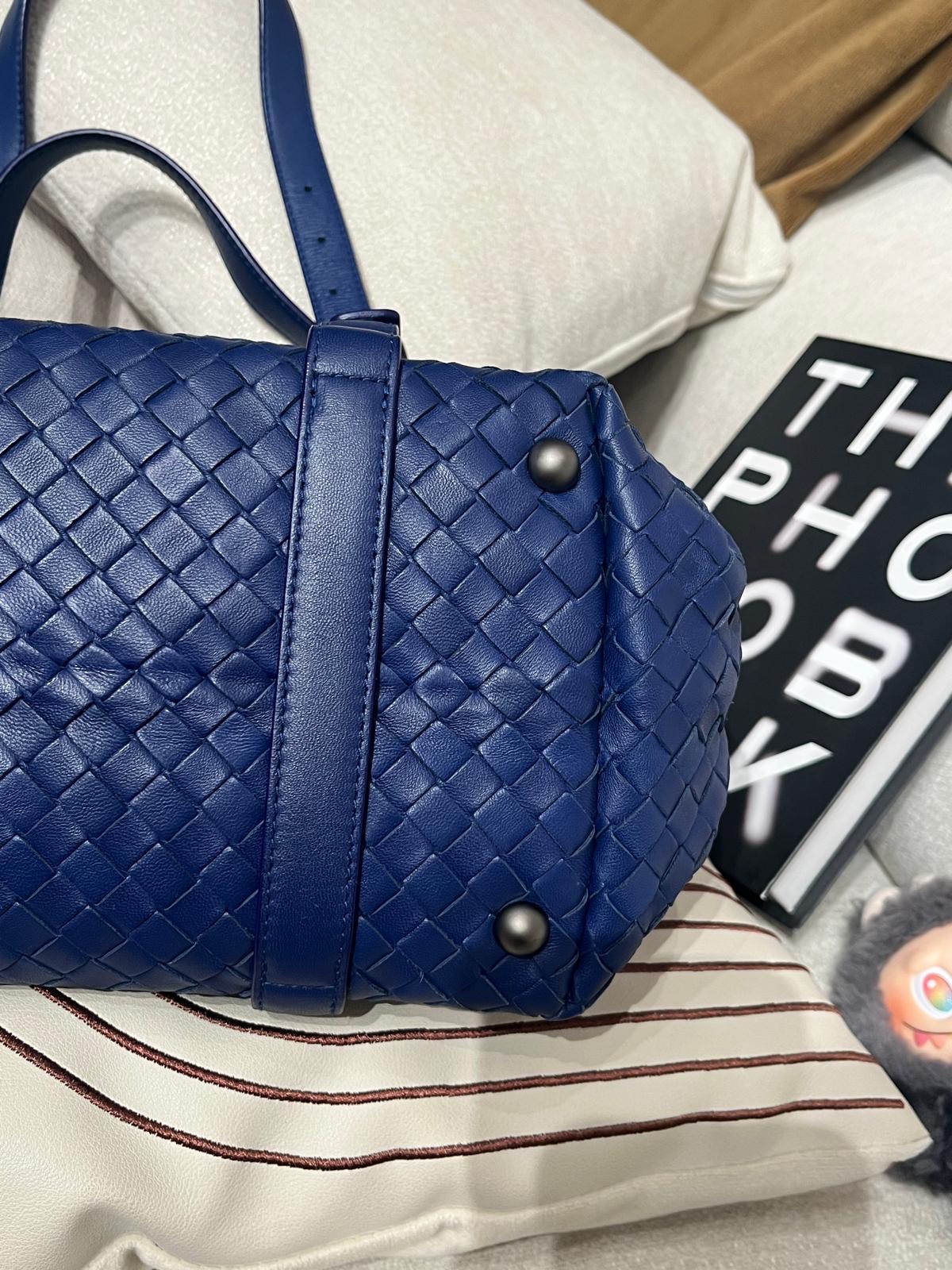 Bottega Veneta Bv shoulder bag 100%Authentic ,98%new ✅Dust bag