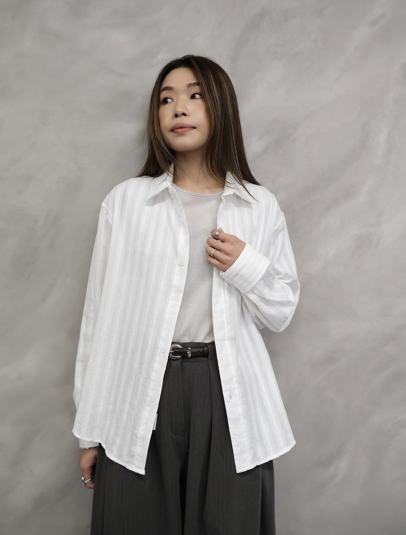 (Unisex)Embossed Stripe Boxy Shirt #sh19