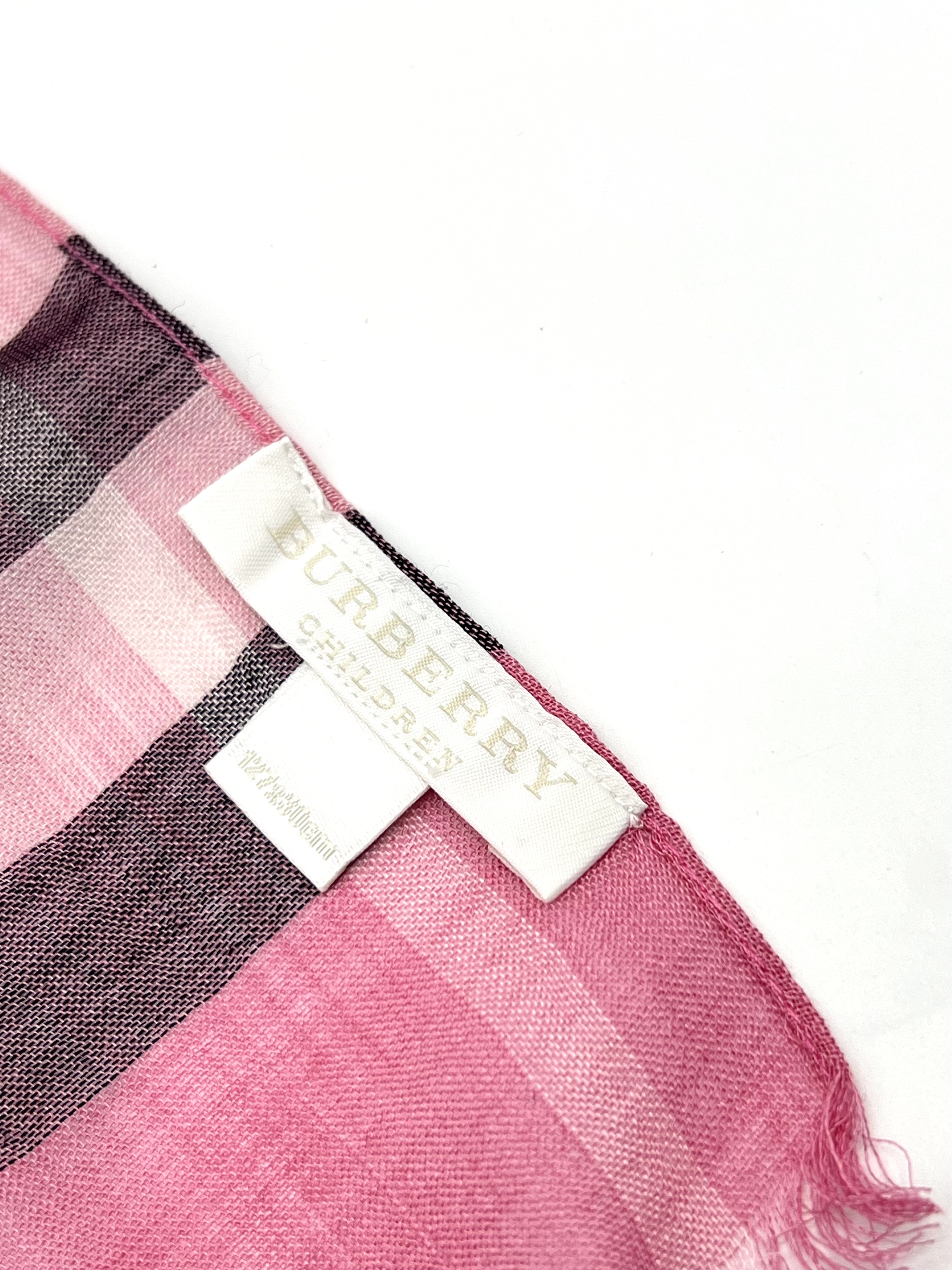 Pre-Owned Burberry Scarf / Product Code: 26041107