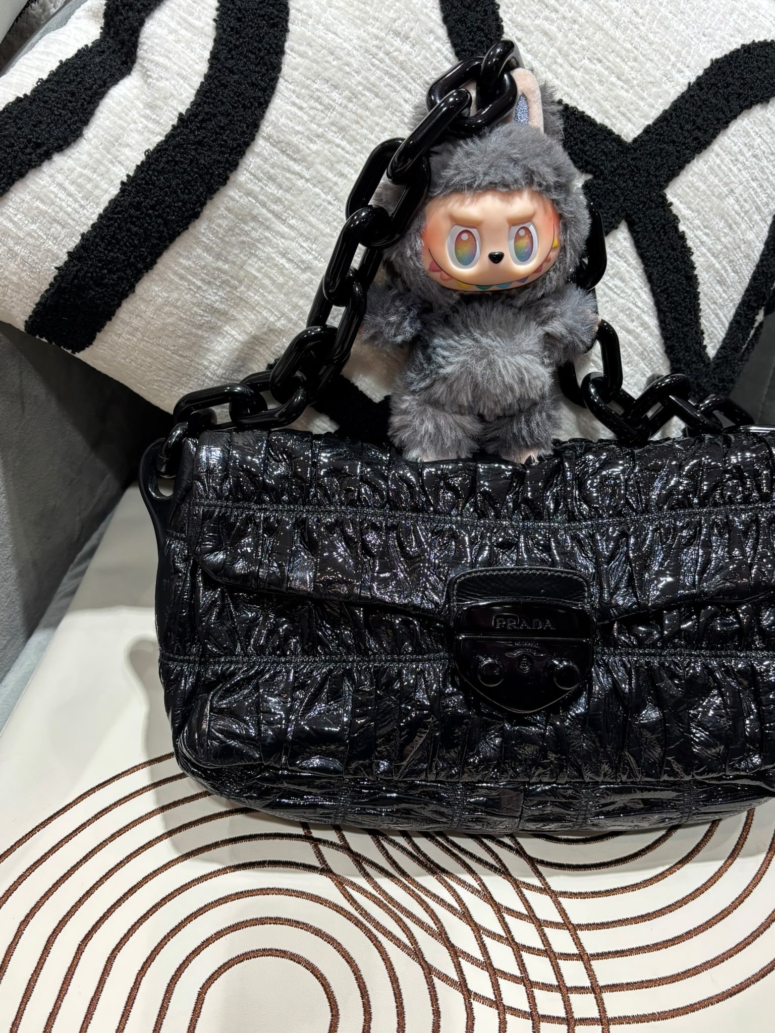 Prada So Black Shoulder Bag 油蠟皮 100%Authentic, 98%New ✅Dust bag