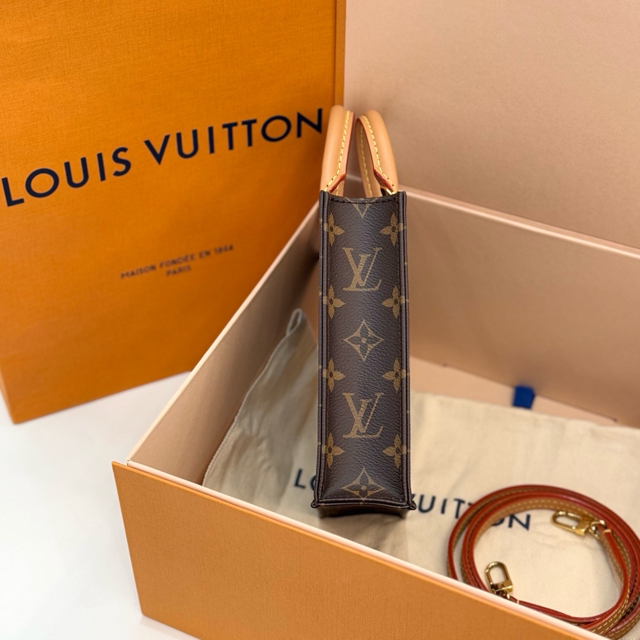 【預訂貨品】LV老花mini琴譜包