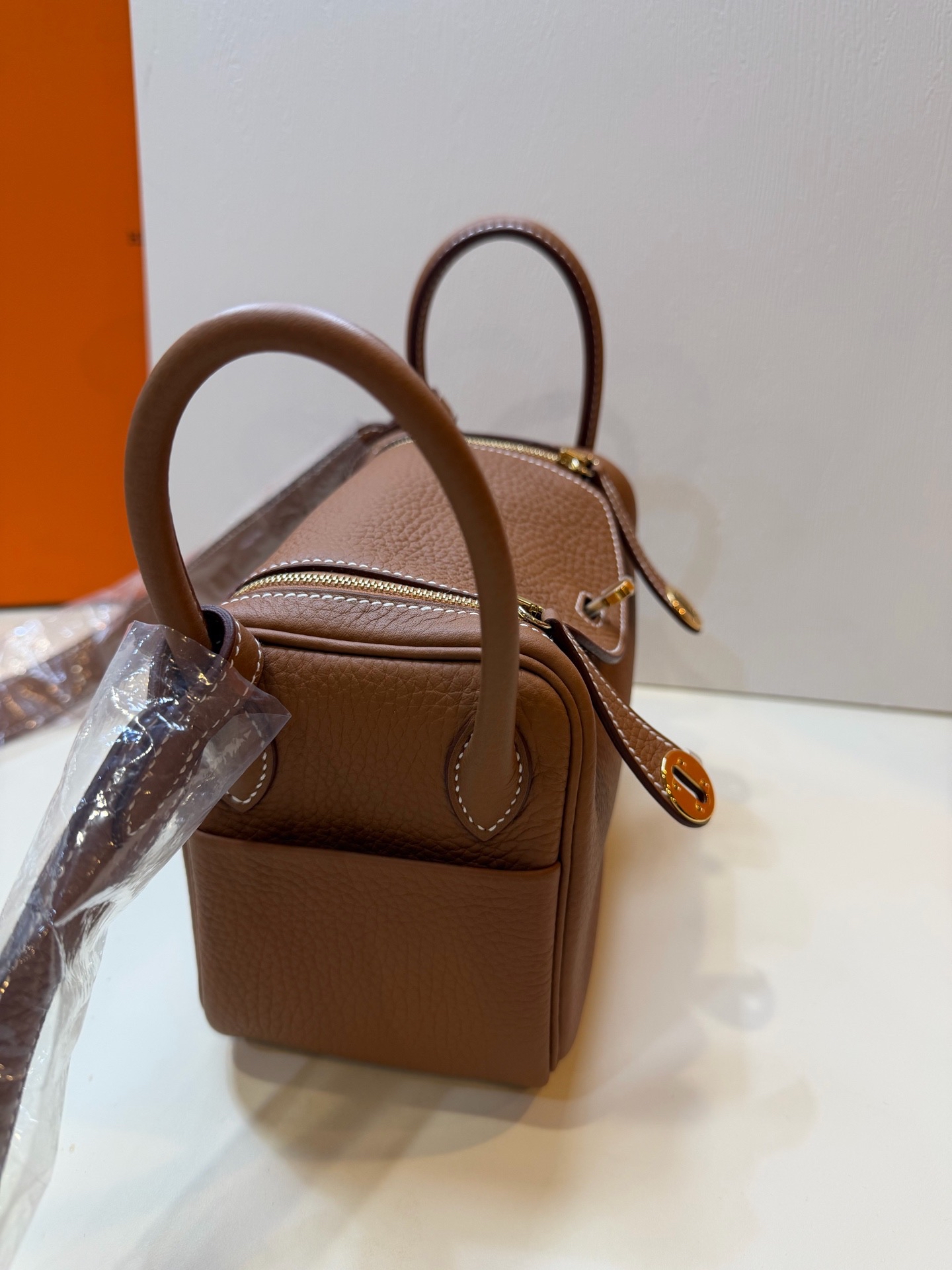 Brand new stamp mini Lindy gold gold 060804k1