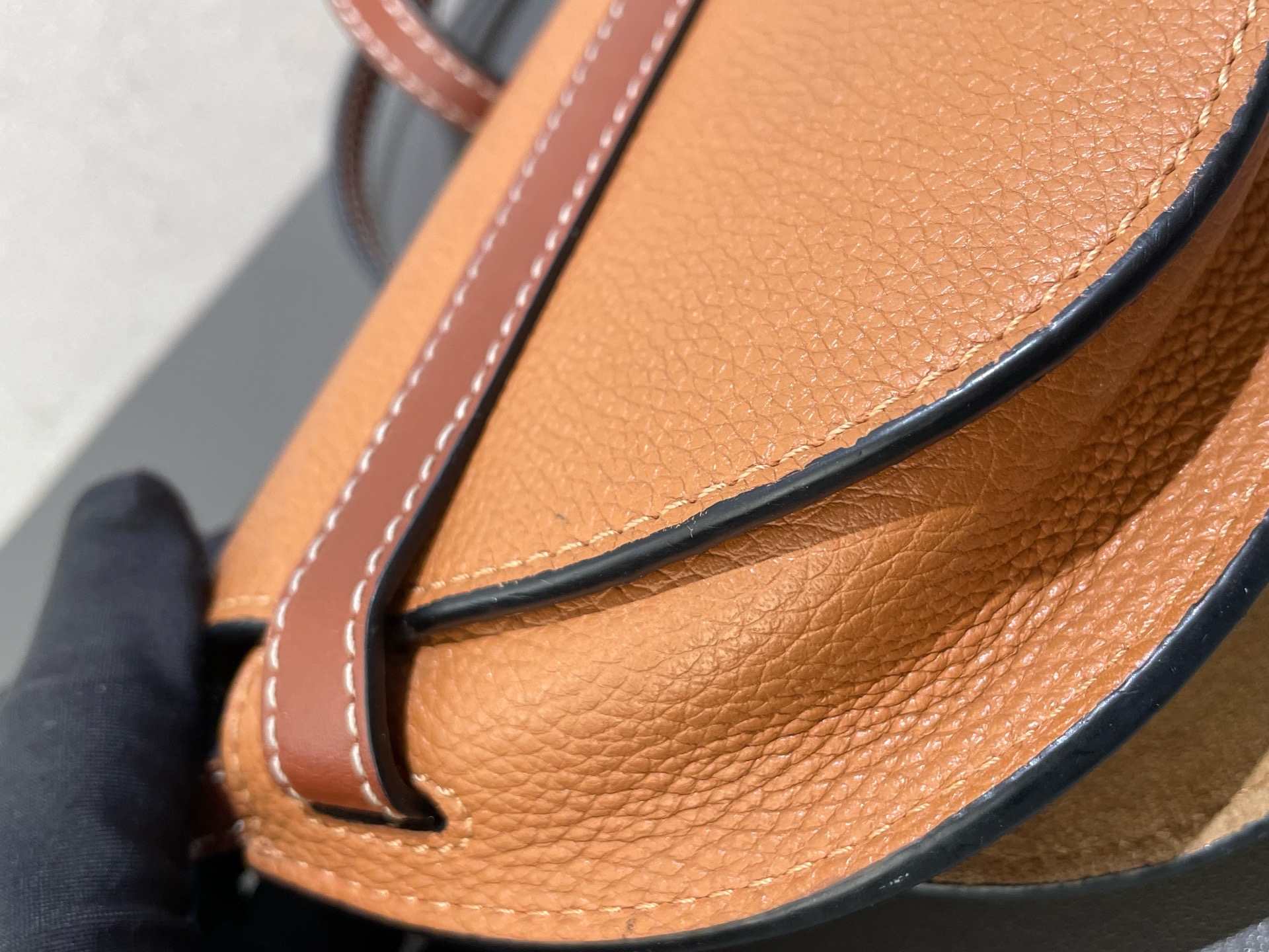 【預訂貨品】Loewe gate mini焦糖色