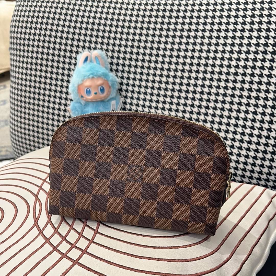 全新 Lv 化妝袋PM  100%Authentic, 全新未使用✅塵袋