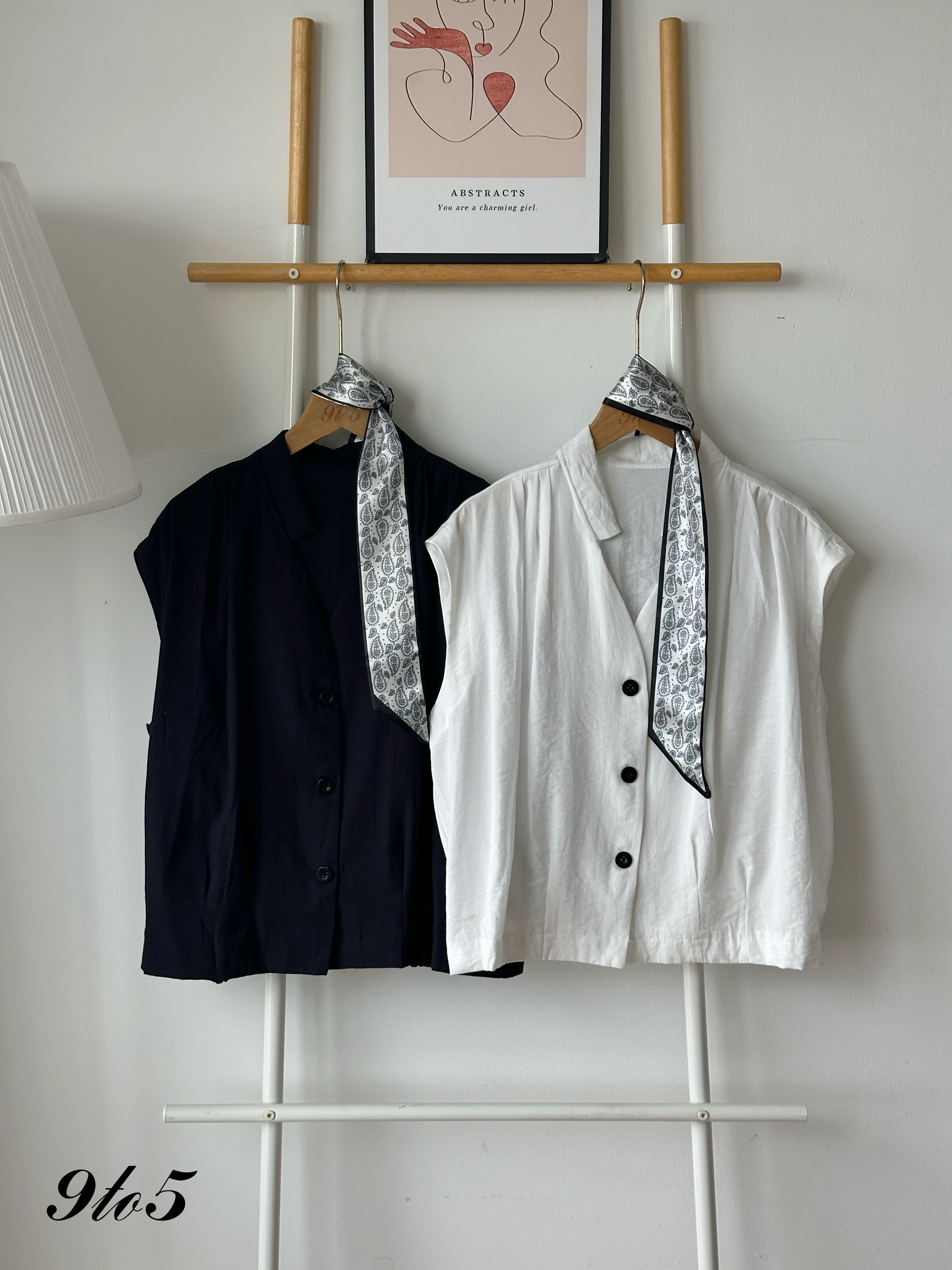 T4306 Diamond Neck Shirt - Blue & White