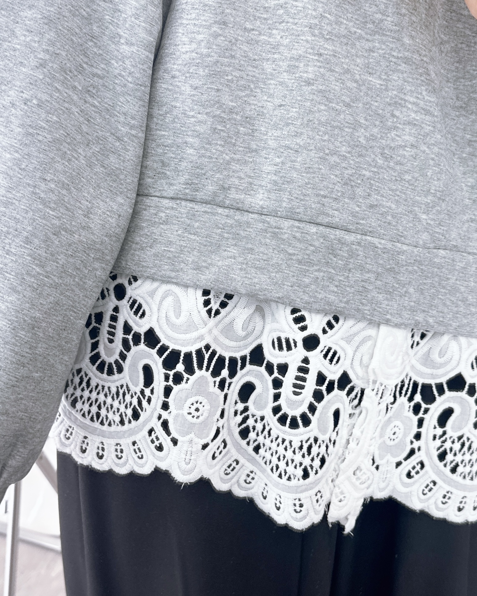 拼通花珍珠棉衛衣 2色