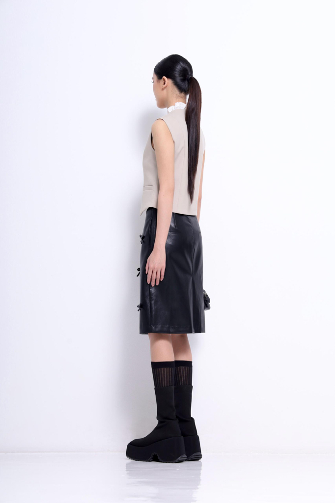  CB2720 Charlotte Tailored Cropped Vest