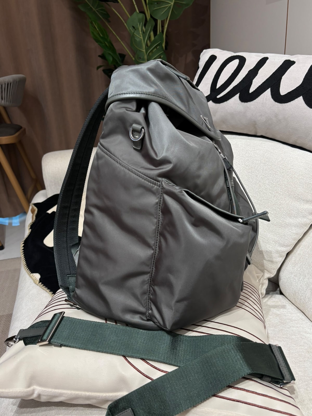 PRADA Re-Nylon Backpack 2VZ108_2DW3_F0002_V_DYO 100%Authentic, 99%New 未使用品 ✅Strap✅Dust Bag