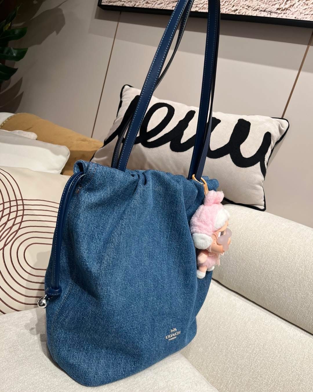 Coach Faye drawstring denim tote bag ,100%Authentic,99%New ✅Dust bag