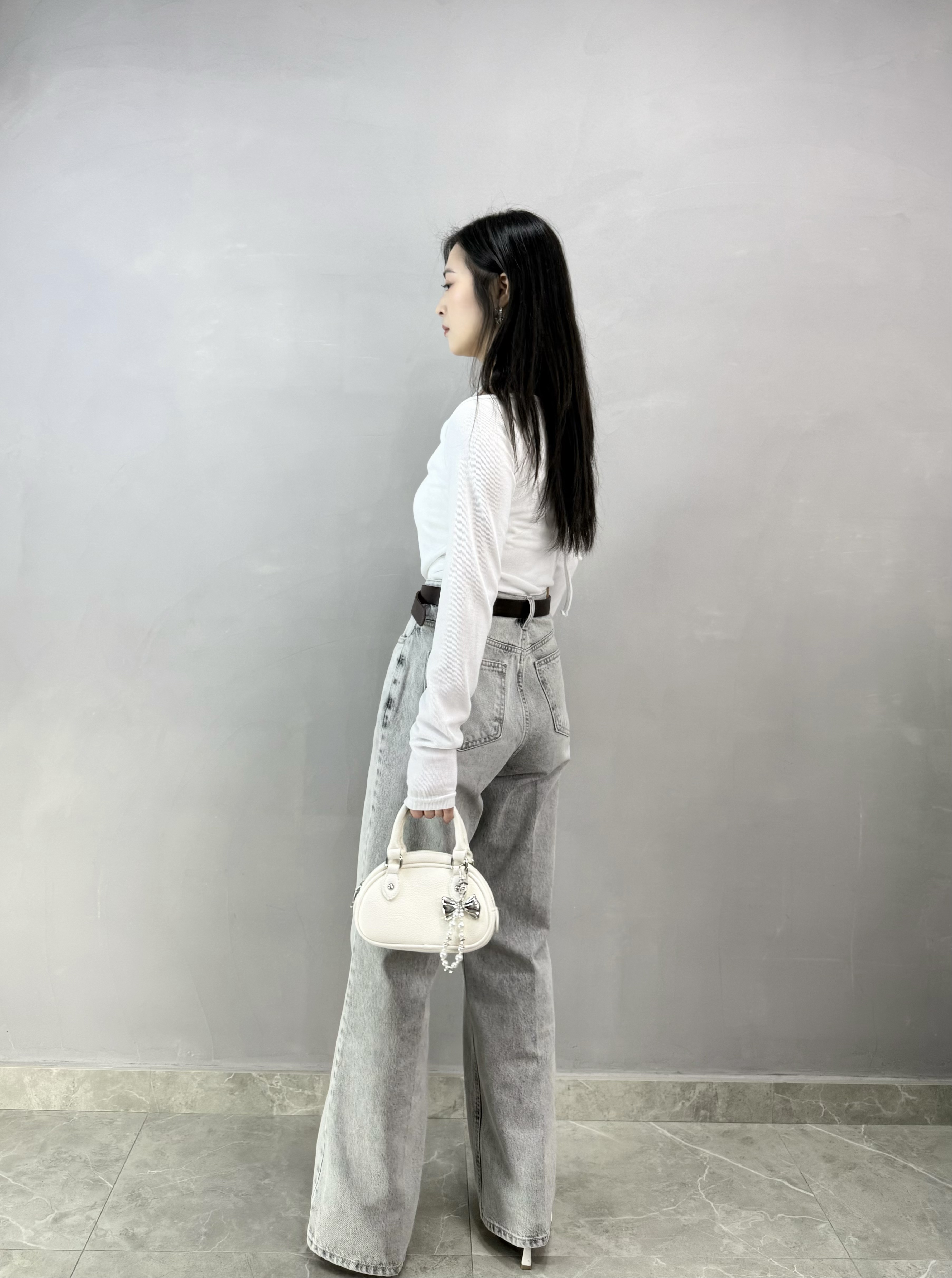 I77 洗水灰直腳牛仔褲