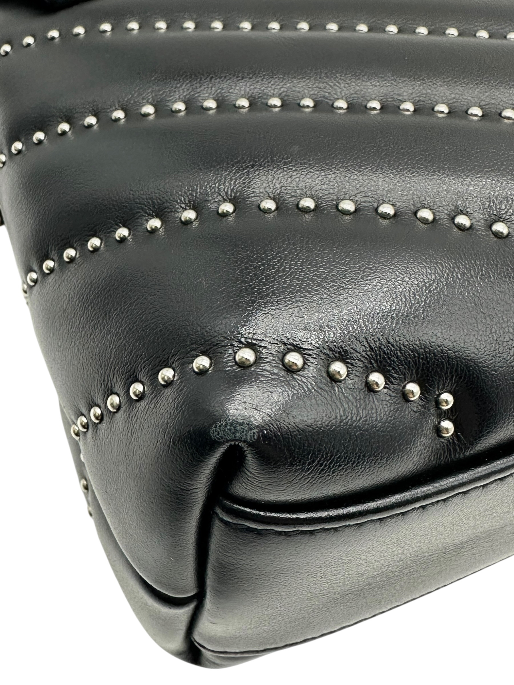 Pre-owned YSL Toy Loulou Studded bag / Product Code: 061906