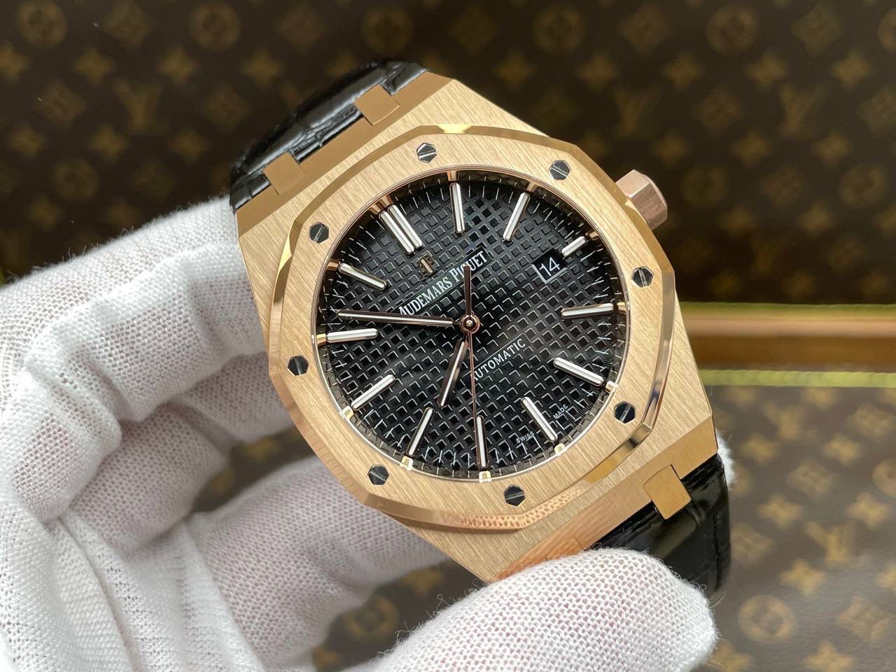 爱彼皇家橡树系列玫瑰金男士腕表