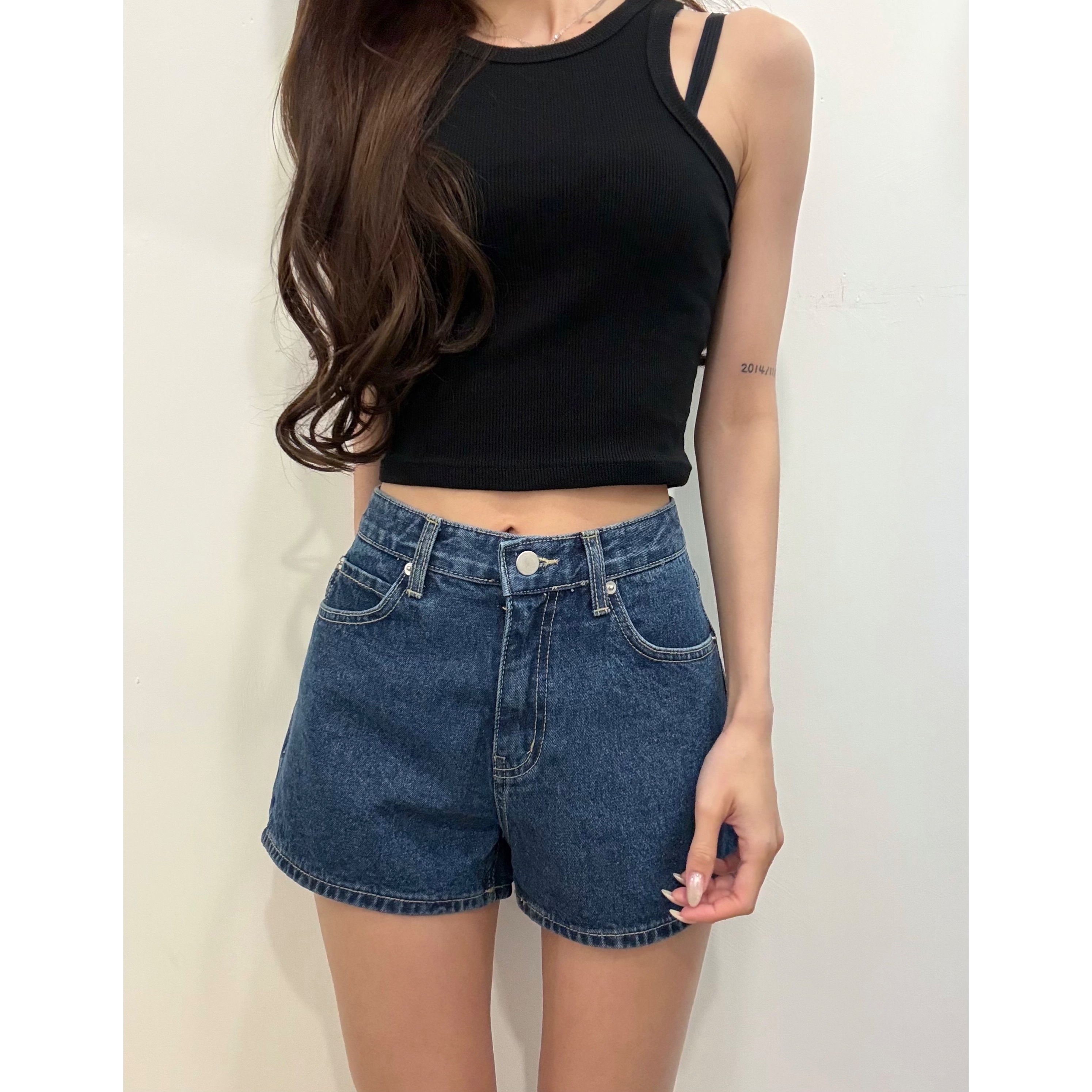 新品價4月22截🤍2604U《A-LINE DENIM SHORTS》