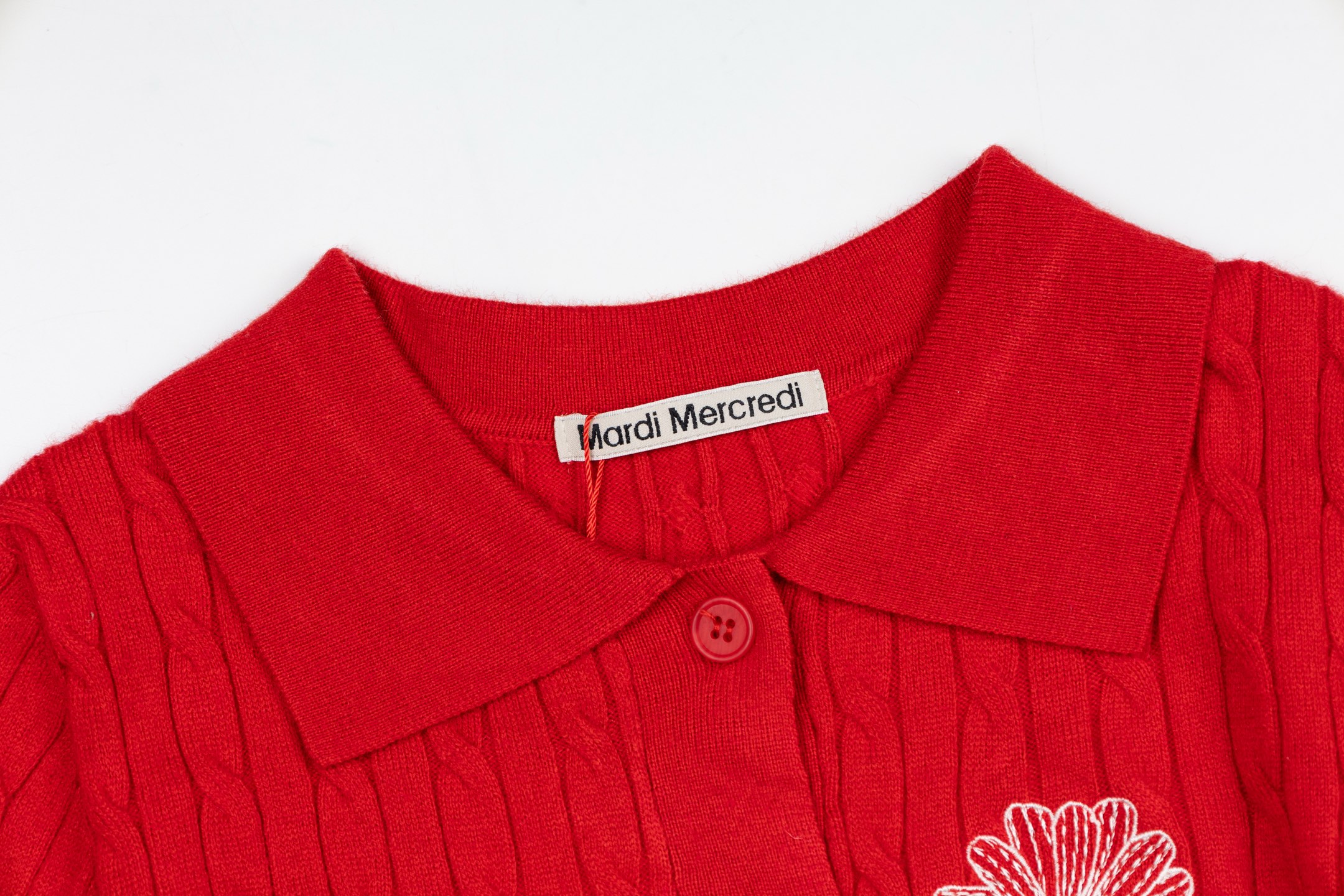 Mardi Mercredi Flower Embroidery Cable Short Sleeve Knit