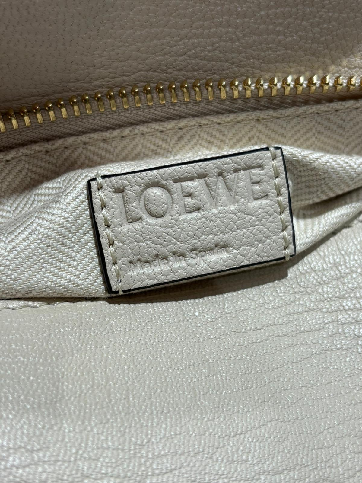 Loewe Puzzle Edge Small 100%Authentic, 99%New ✅Booklet ✅Dust bag