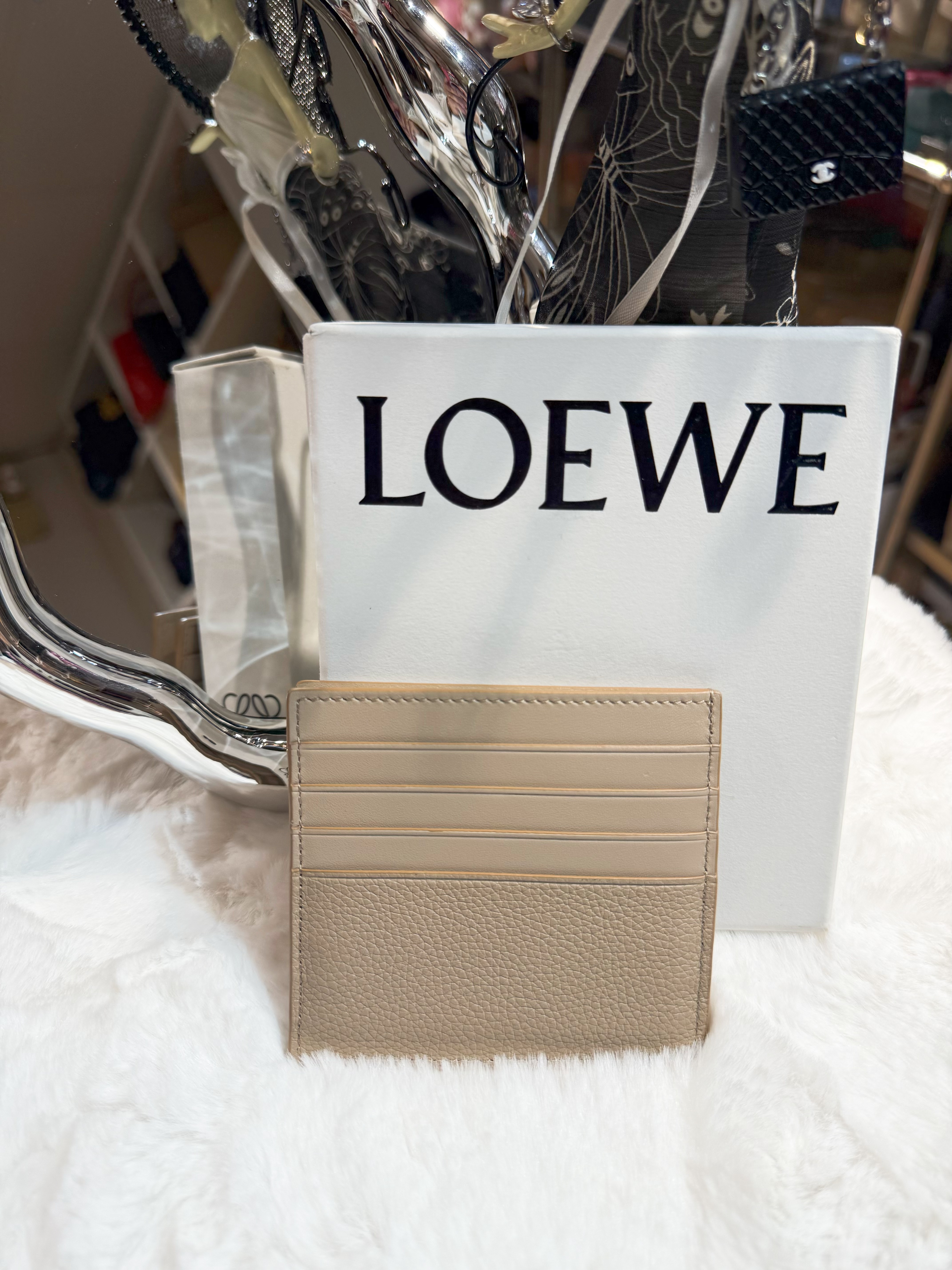 Loewe open card holder sand