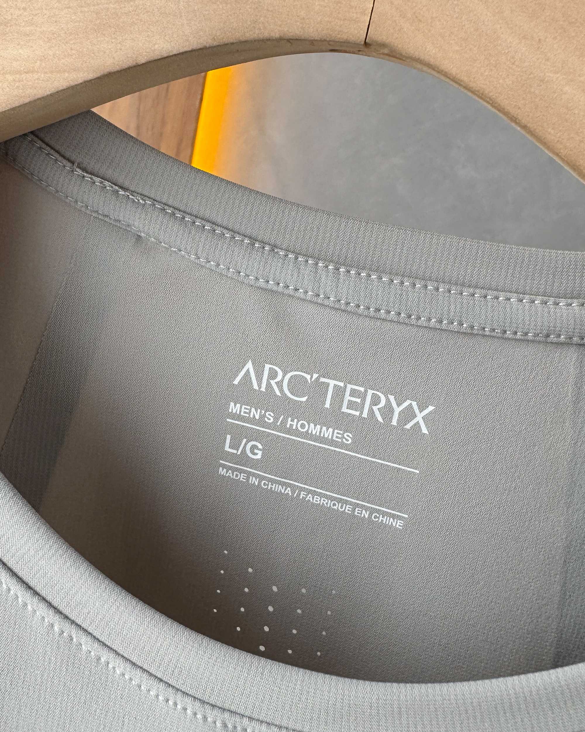 $158件。2件起$150件。。ARC'TERYX 始祖鳥 冰絲速乾圓領T恤（戶外機能款）想搵件涼爽又有質感嘅Tee？呢款真係性價比超高💯