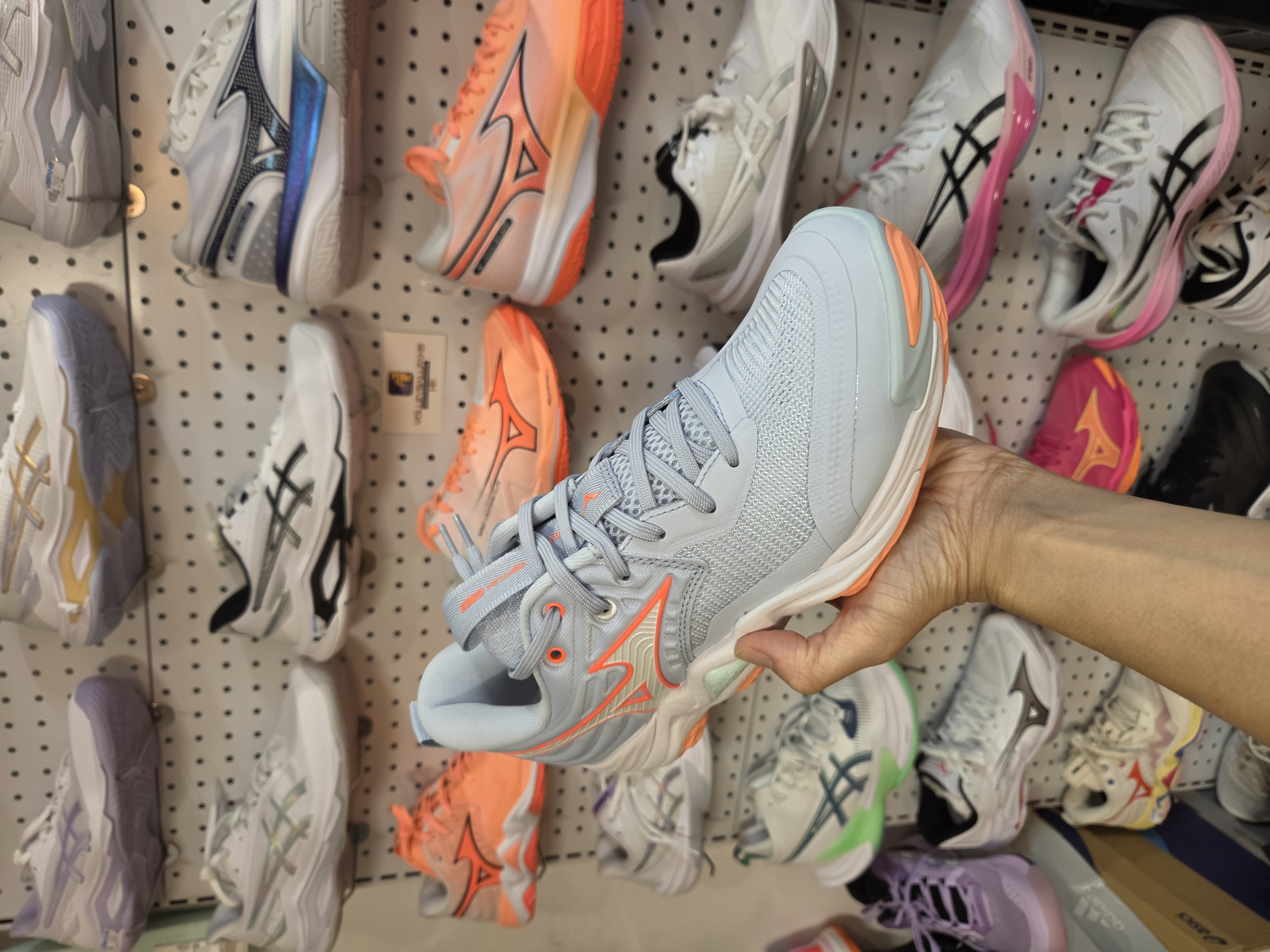 Mizuno Wave Momentum Elite 排球鞋