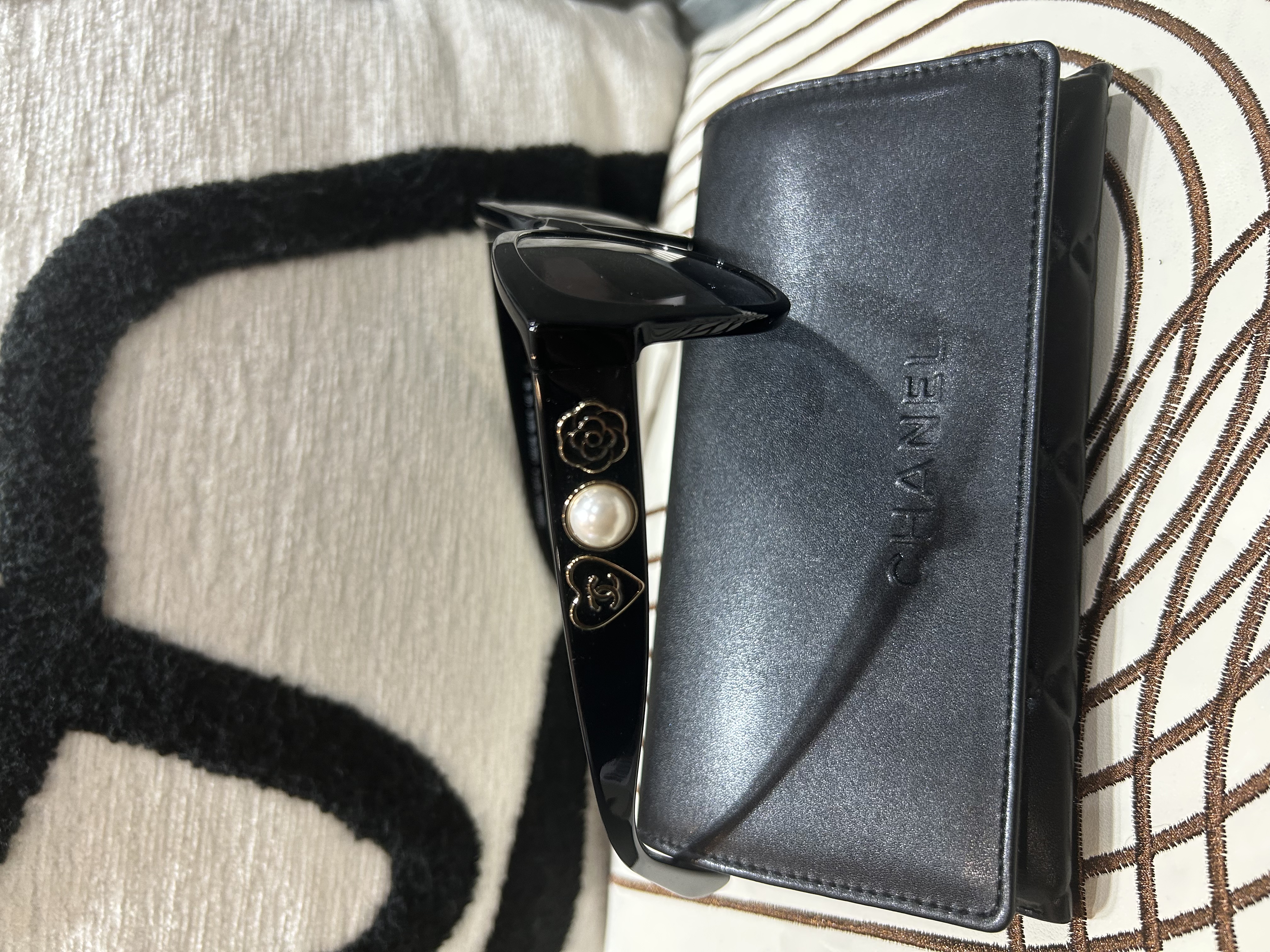 未使用品 Chanel Sunglasses 5477 Heart & 珍珠 & 山茶花 100%%Authentic, Unused未使用品 ✅box