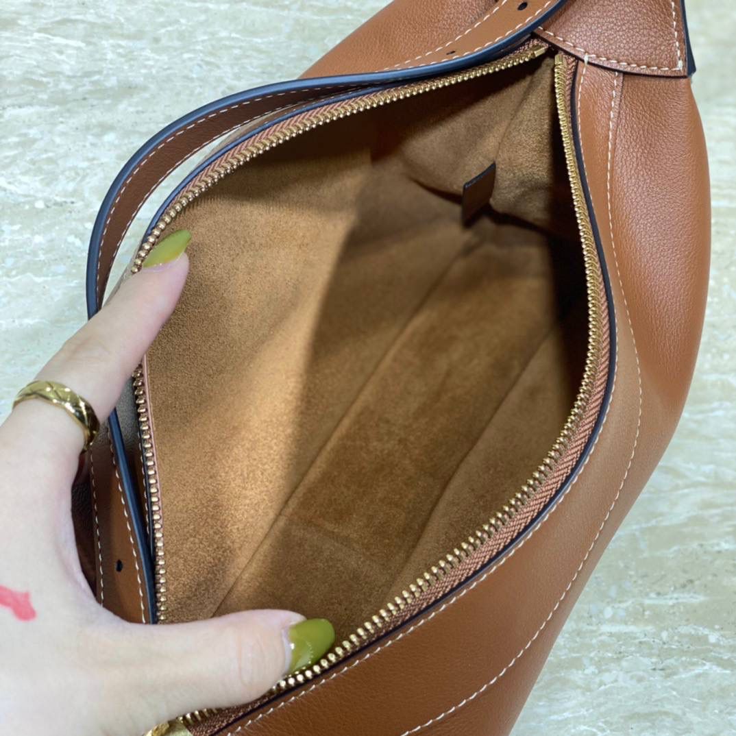 🔥大货实拍图 𝗖𝗘𝗟𝗜𝗡𝗘 ♥ 𝗥𝗢𝗠𝗬 型号：197443 尺寸34*16*5cm