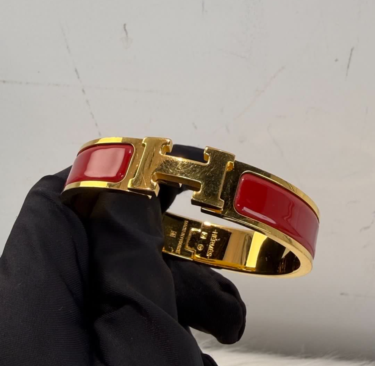 HERMES愛馬仕 H手鐲 琺瑯扣 紅色金logo手鐲 H家高辨識度經典配飾