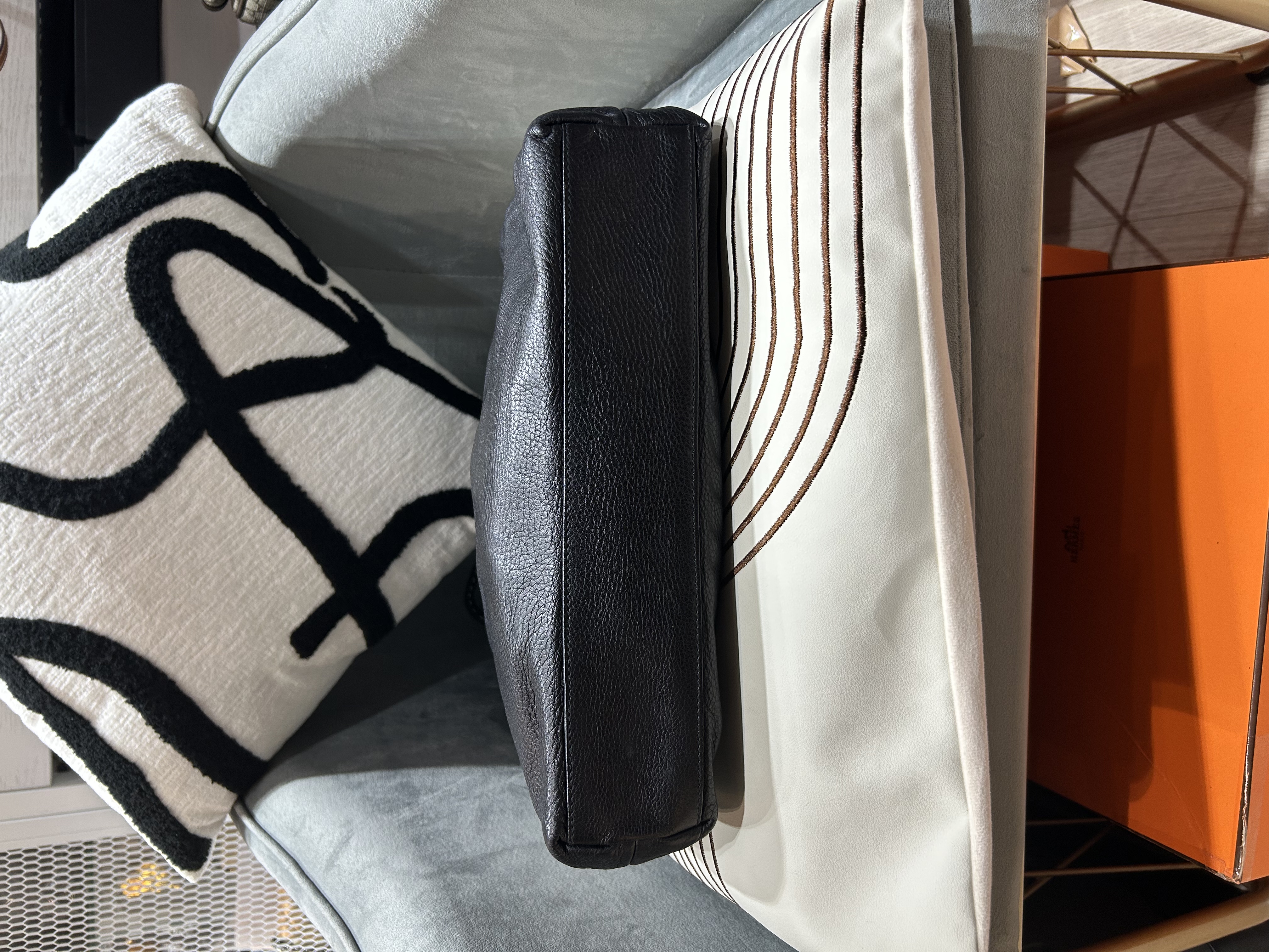 Miu Miu Tote Bag Black calfskin 100%Authentic, 