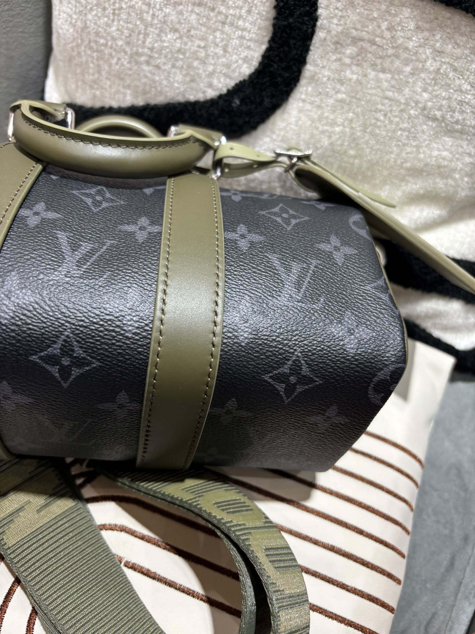 全新 Lv Keepall Bandoulière 25 2 way bag M28638 100%Authentic, 100%New 全新未使用品 ✅收據✅Dust bag ✅Box