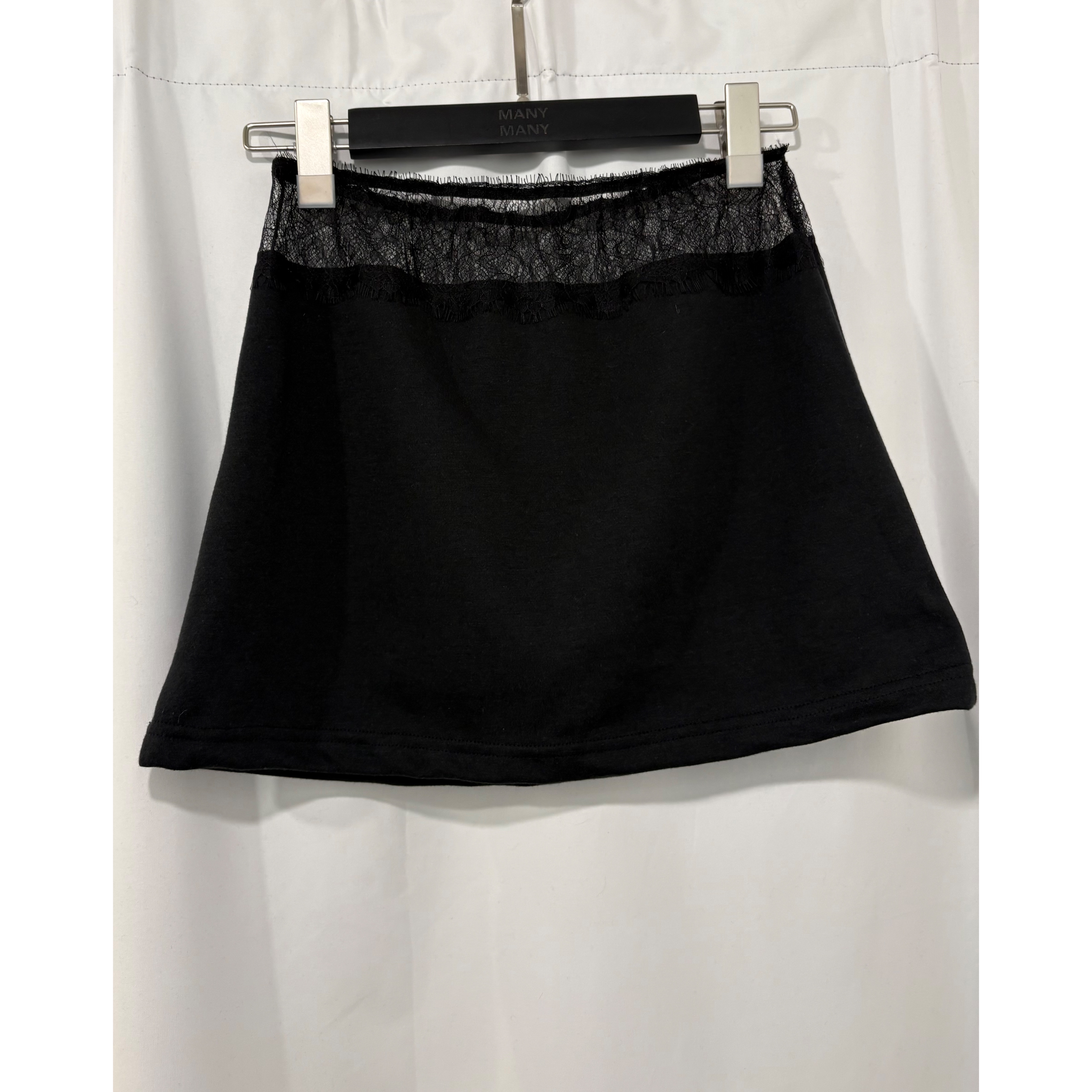 新品價3月13截🖤《LACE TRIM SK》 2603D