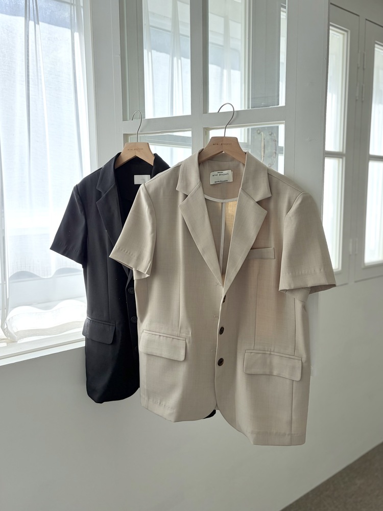 Noir Air Relaxed Blazer (Black)
