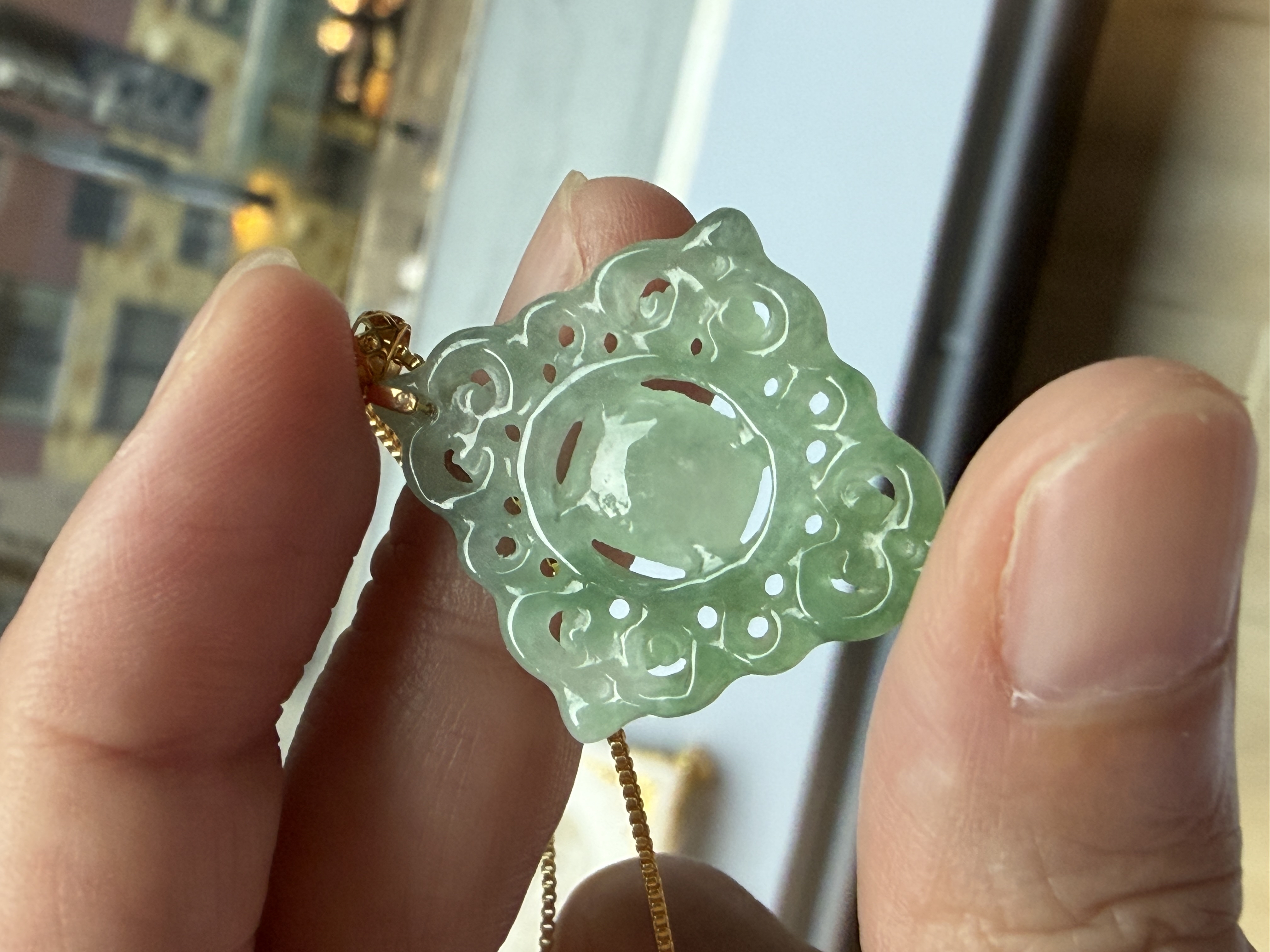 龍紋鏤空翡翠18K吊墜